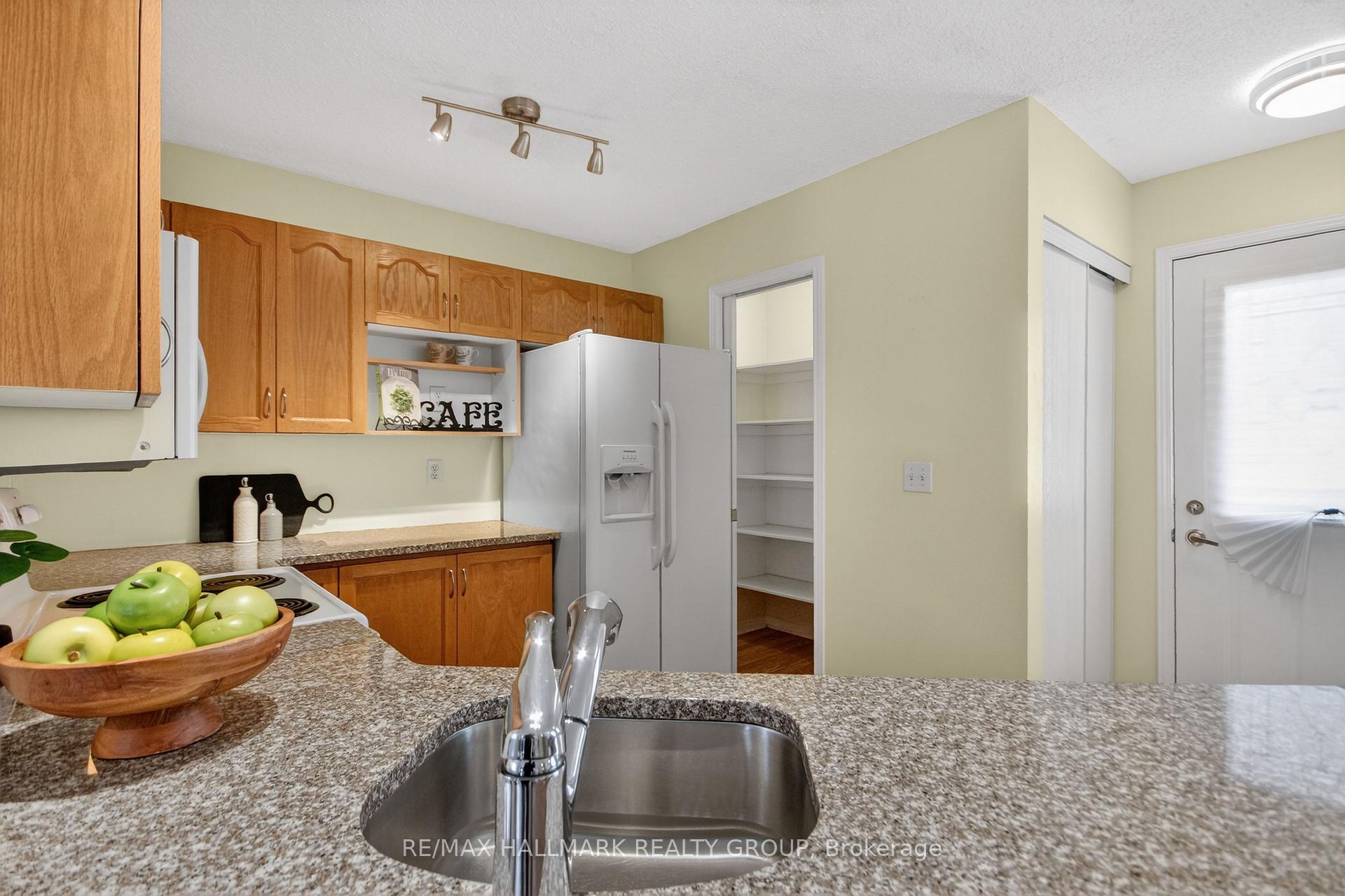 Photo 13 of 3 Daphne Crescent, Ottawa, Stittsville (South) — HOMEH