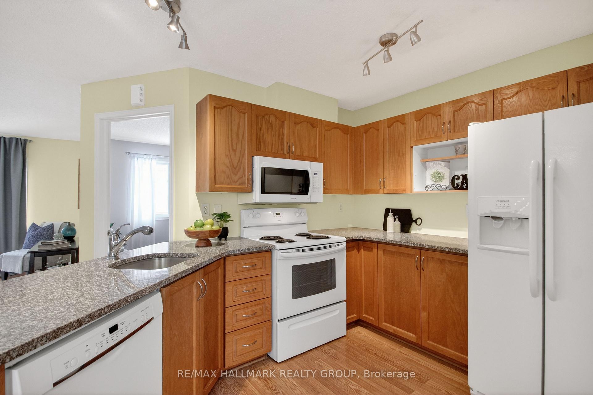 Photo 14 of 3 Daphne Crescent, Ottawa, Stittsville (South) — HOMEH