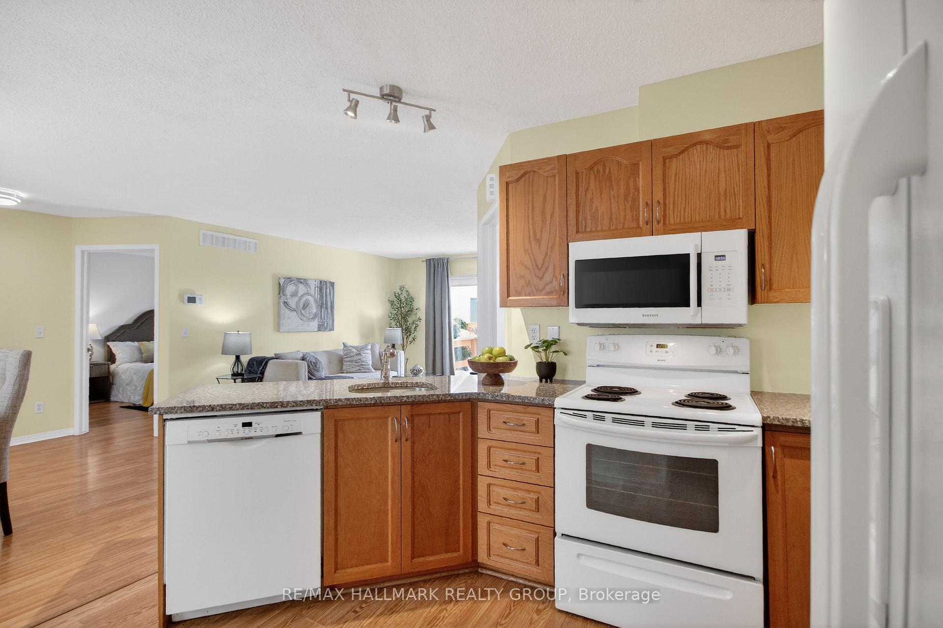 Photo 15 of 3 Daphne Crescent, Ottawa, Stittsville (South) — HOMEH