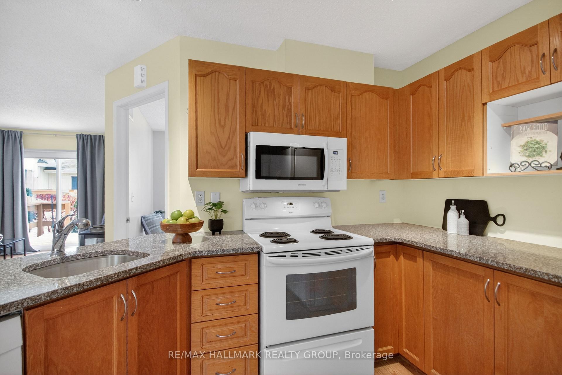 Photo 17 of 3 Daphne Crescent, Ottawa, Stittsville (South) — HOMEH
