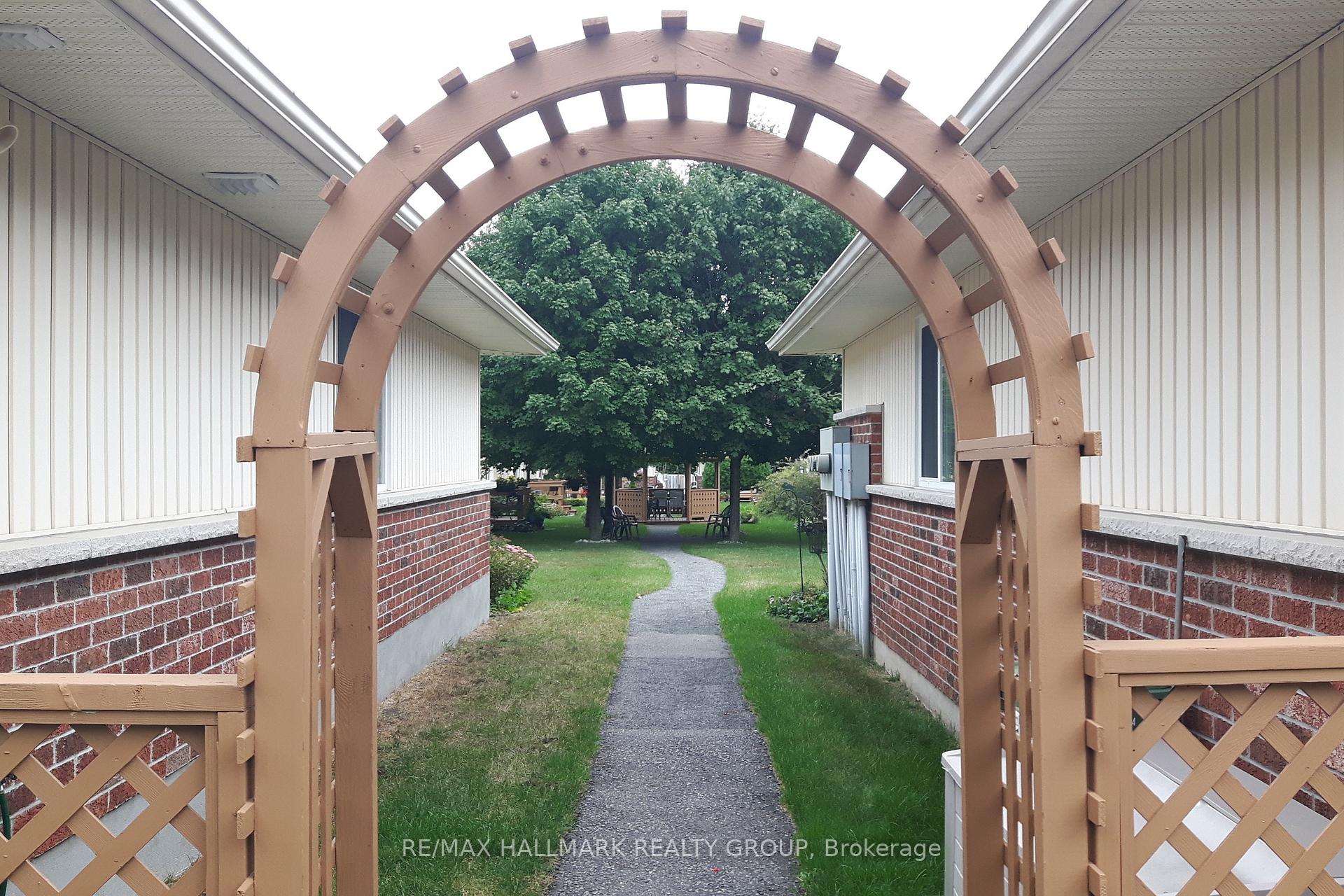Photo 27 of 3 Daphne Crescent, Ottawa, Stittsville (South) — HOMEH