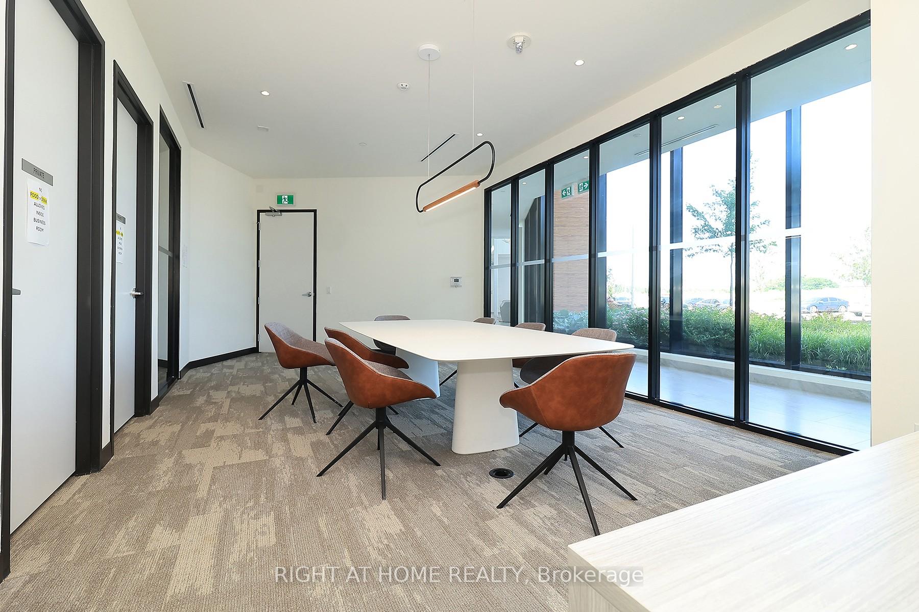Photo 7 of Unit 331, 2 David Eyer Road, Richmond Hill, Rural Richmond Hill — HOMEH