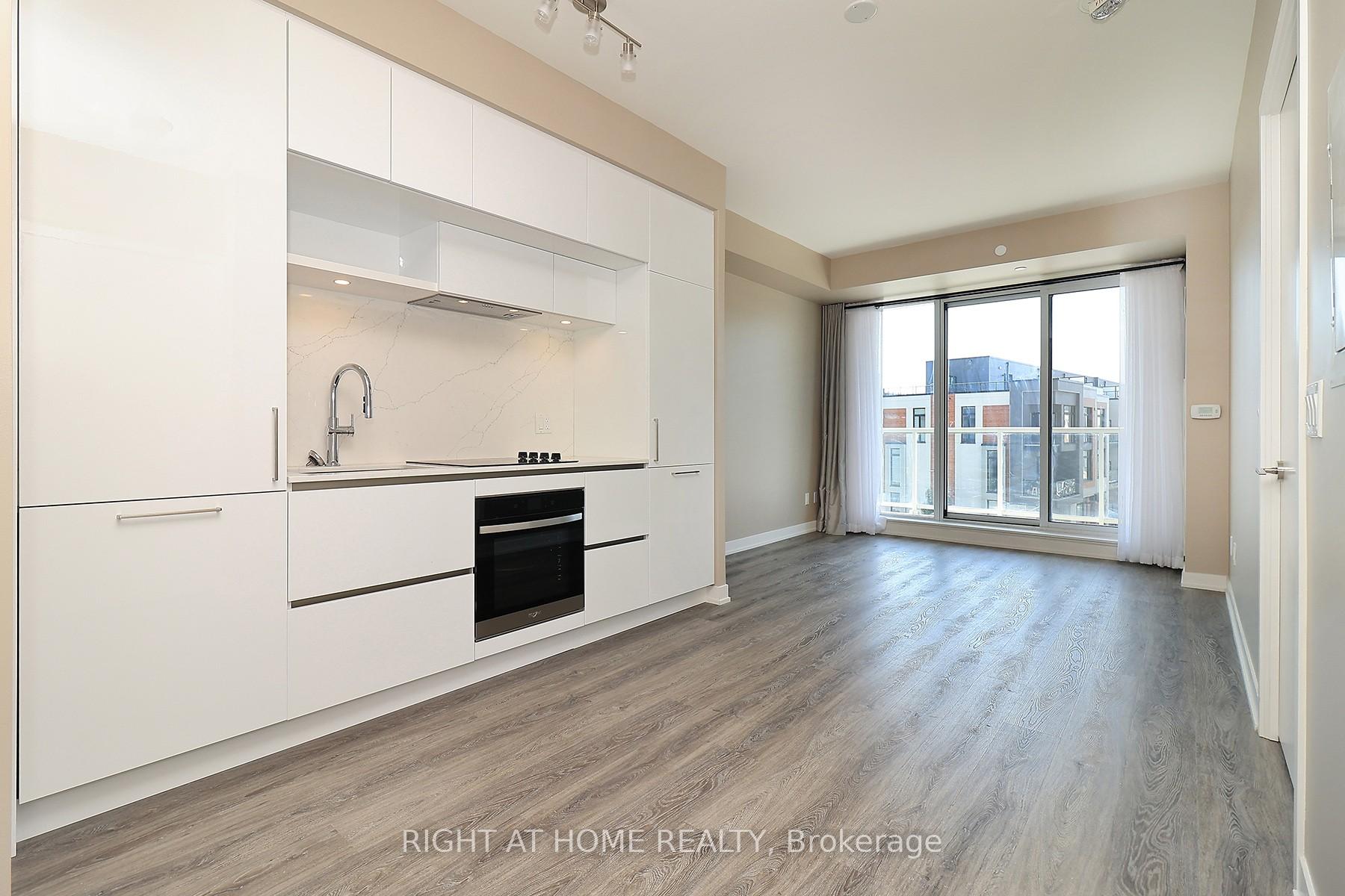 Photo 12 of Unit 331, 2 David Eyer Road, Richmond Hill, Rural Richmond Hill — HOMEH