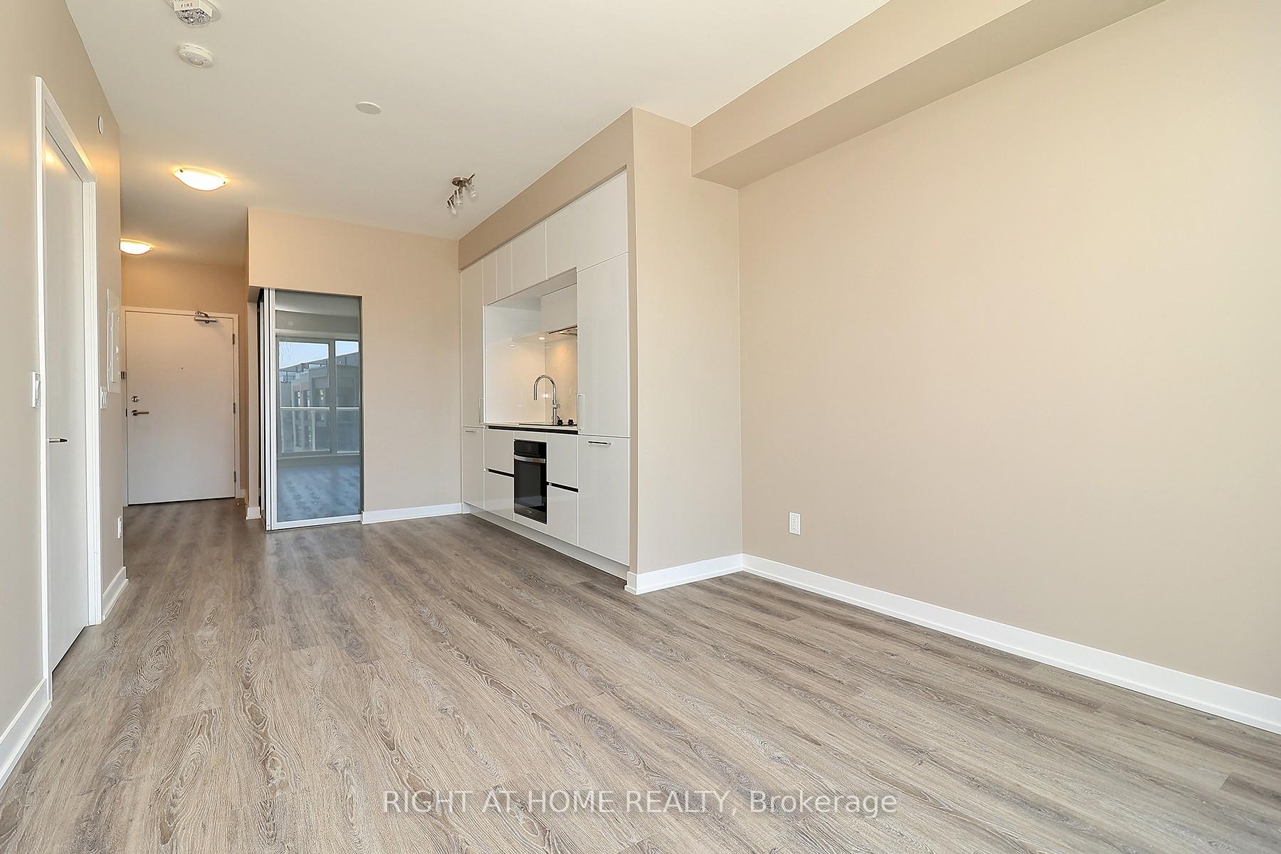 Photo 14 of Unit 331, 2 David Eyer Road, Richmond Hill, Rural Richmond Hill — HOMEH