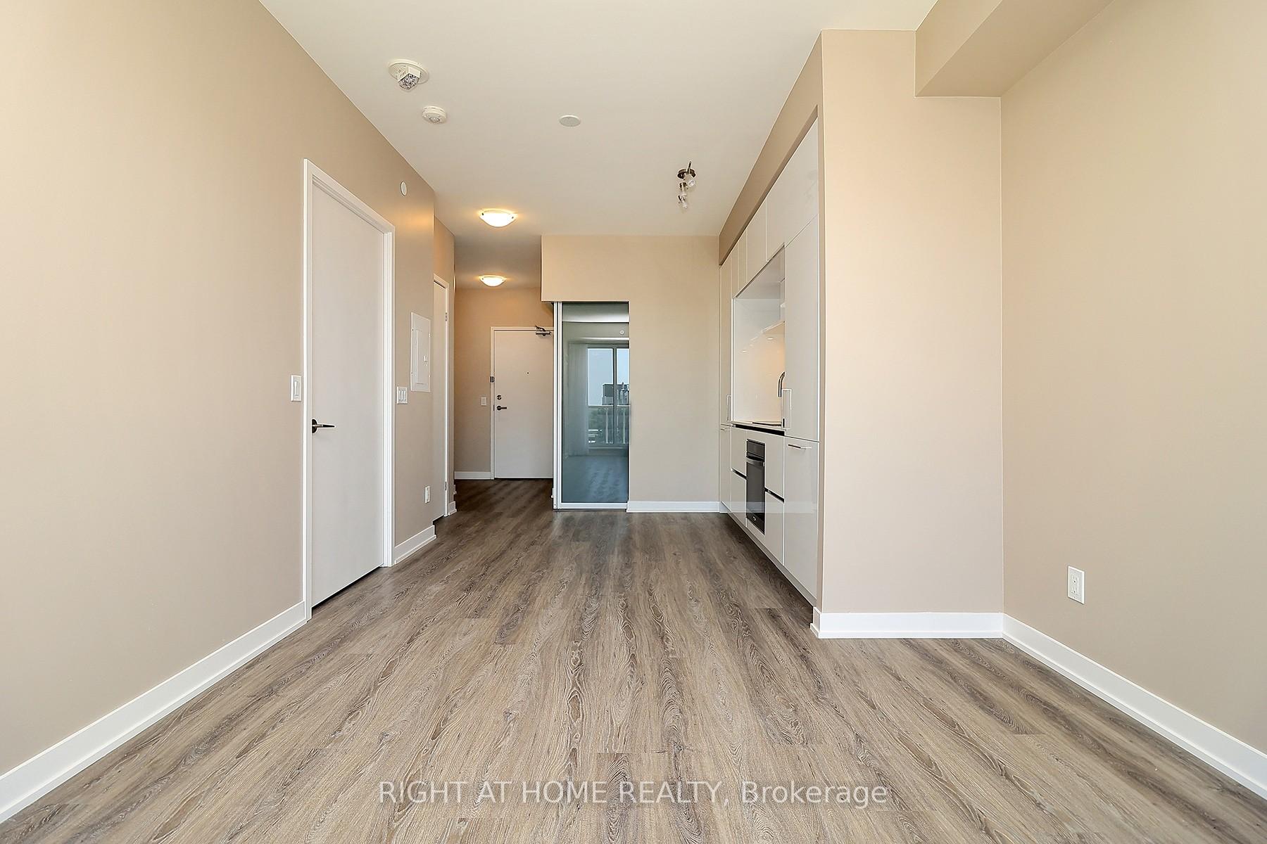 Photo 15 of Unit 331, 2 David Eyer Road, Richmond Hill, Rural Richmond Hill — HOMEH
