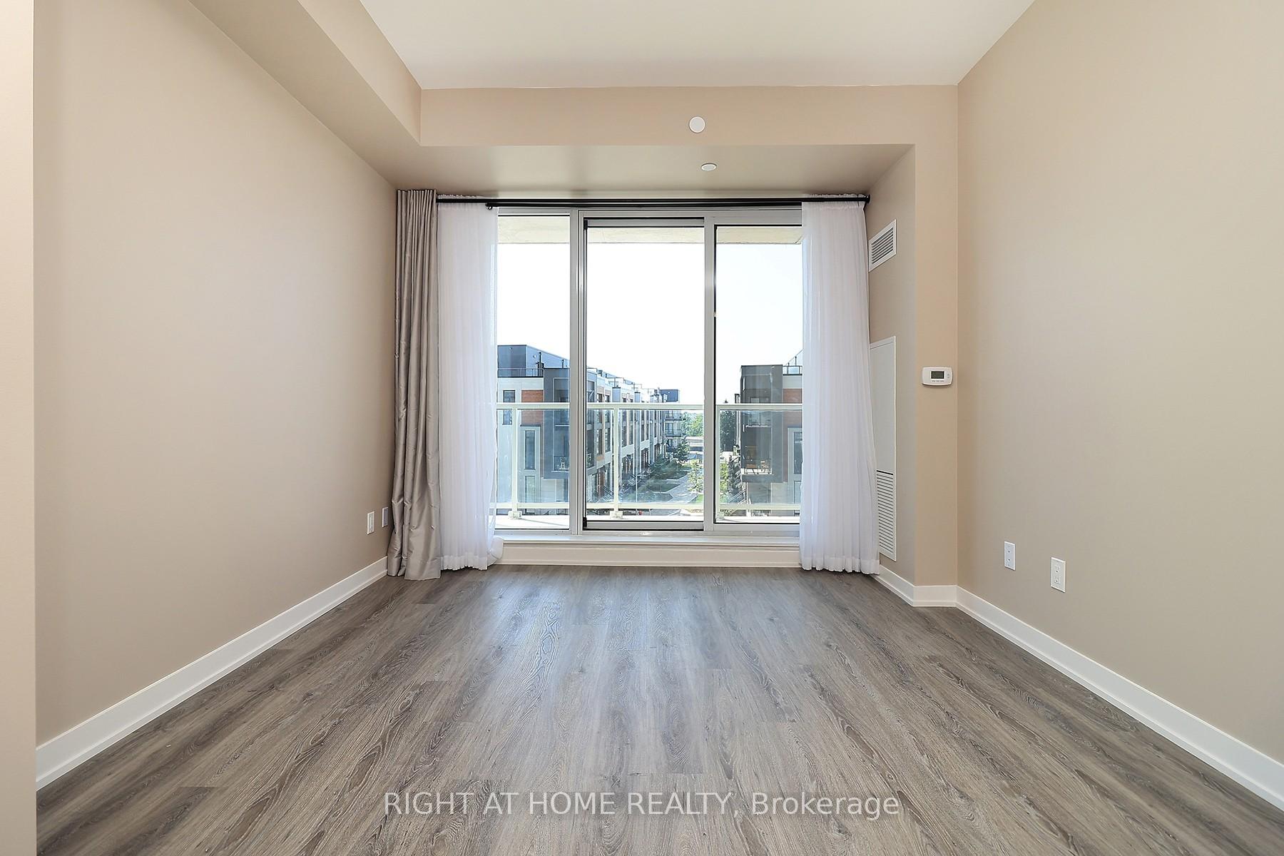 Photo 16 of Unit 331, 2 David Eyer Road, Richmond Hill, Rural Richmond Hill — HOMEH