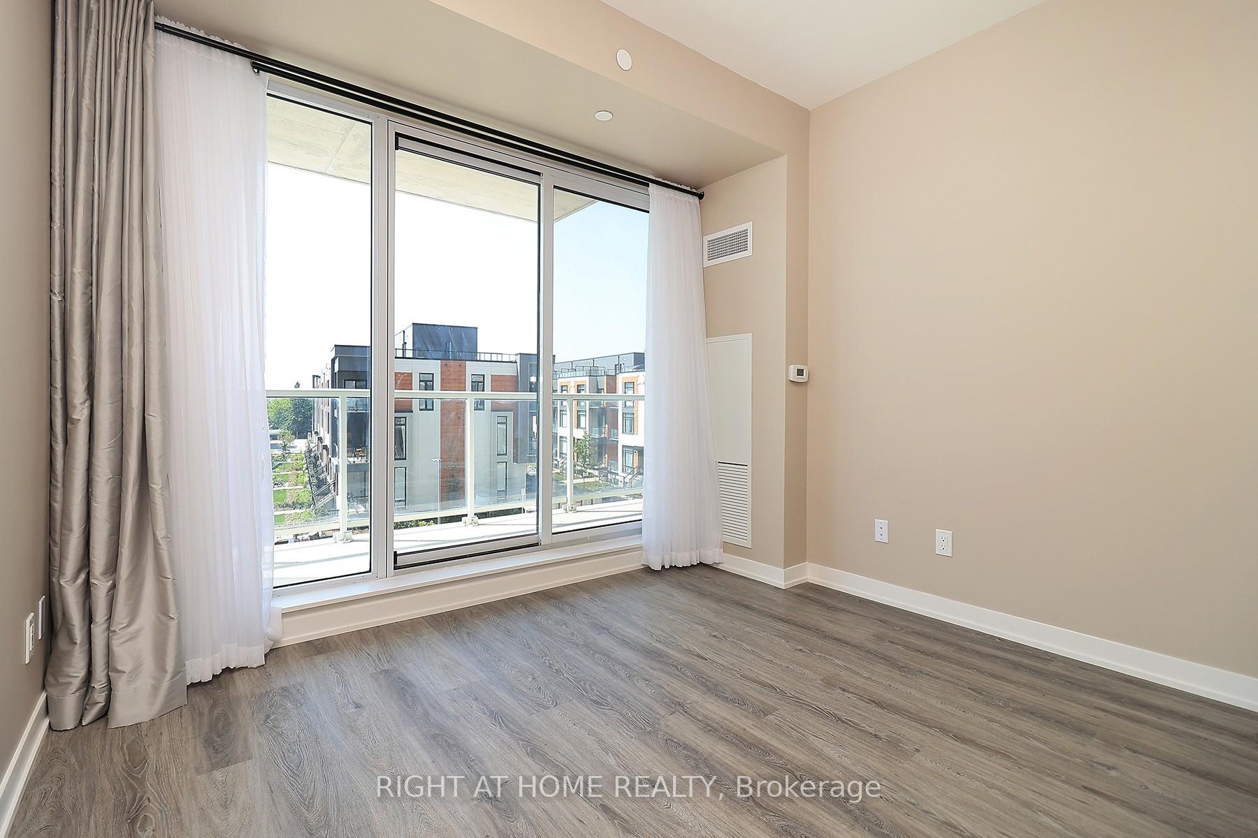 Photo 18 of Unit 331, 2 David Eyer Road, Richmond Hill, Rural Richmond Hill — HOMEH