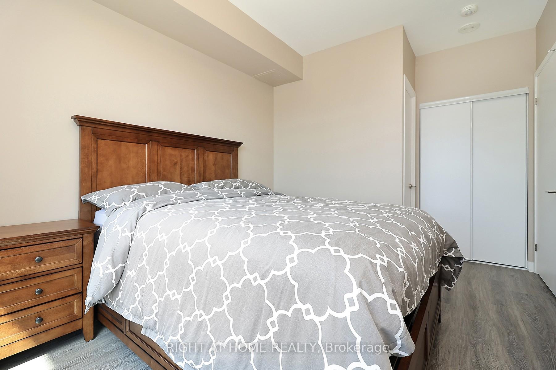Photo 21 of Unit 331, 2 David Eyer Road, Richmond Hill, Rural Richmond Hill — HOMEH