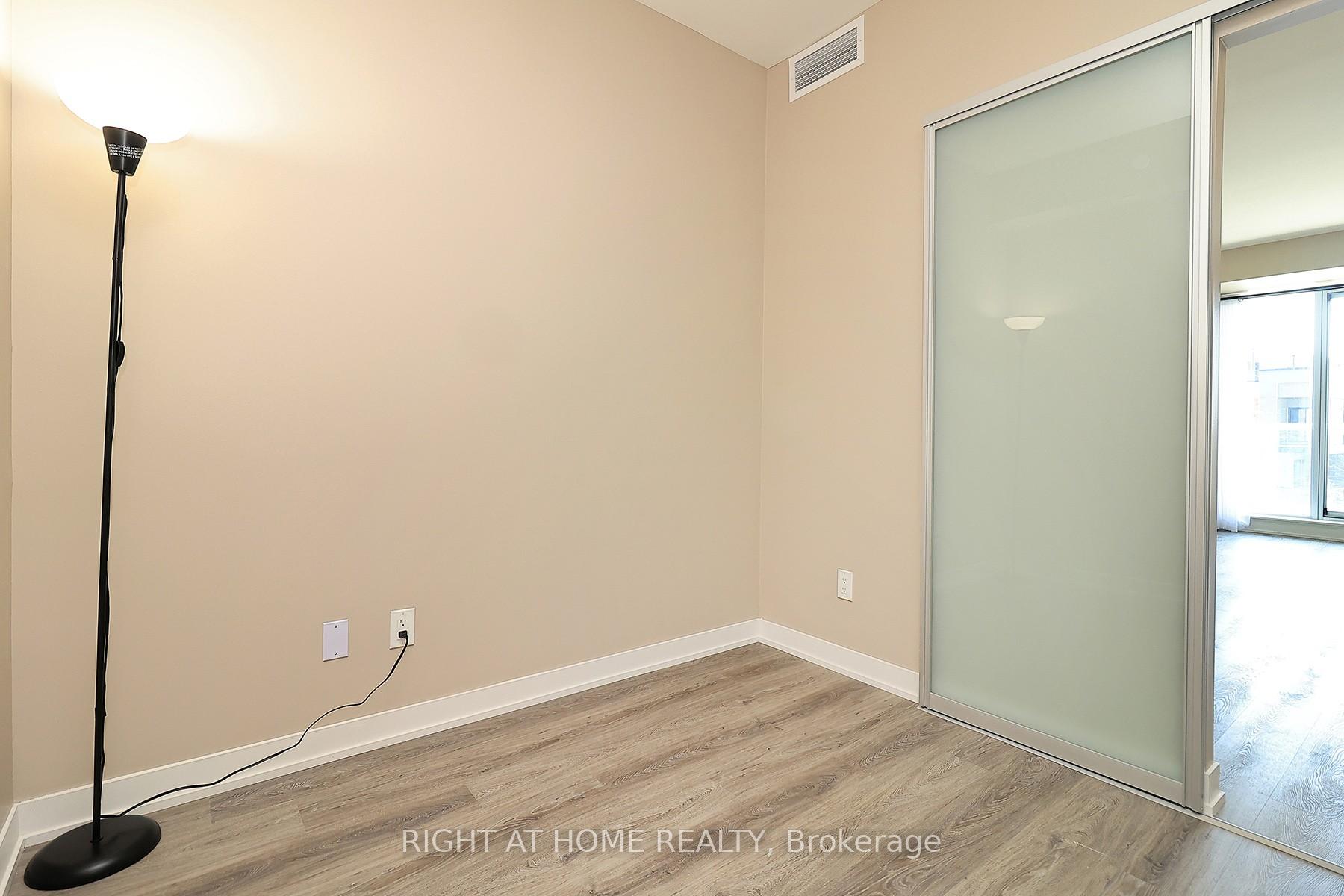 Photo 23 of Unit 331, 2 David Eyer Road, Richmond Hill, Rural Richmond Hill — HOMEH