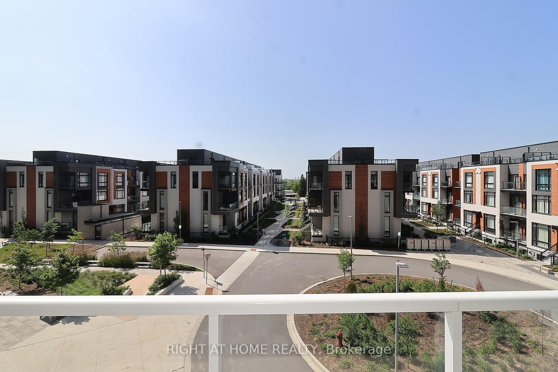 Photo 28 of Unit 331, 2 David Eyer Road, Richmond Hill, Rural Richmond Hill — HOMEH