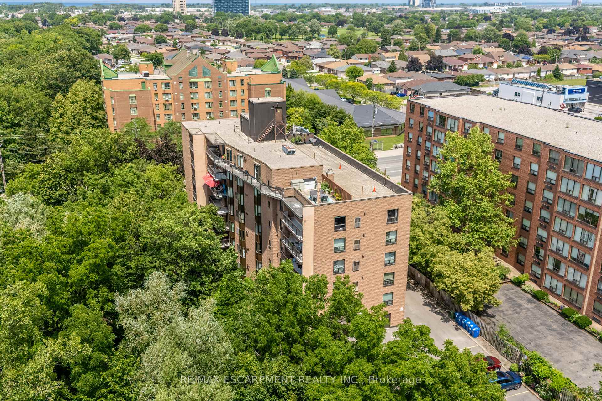 Photo 3 of Unit 204, 966 Queenston Road, Hamilton, Stoney Creek — HOMEH