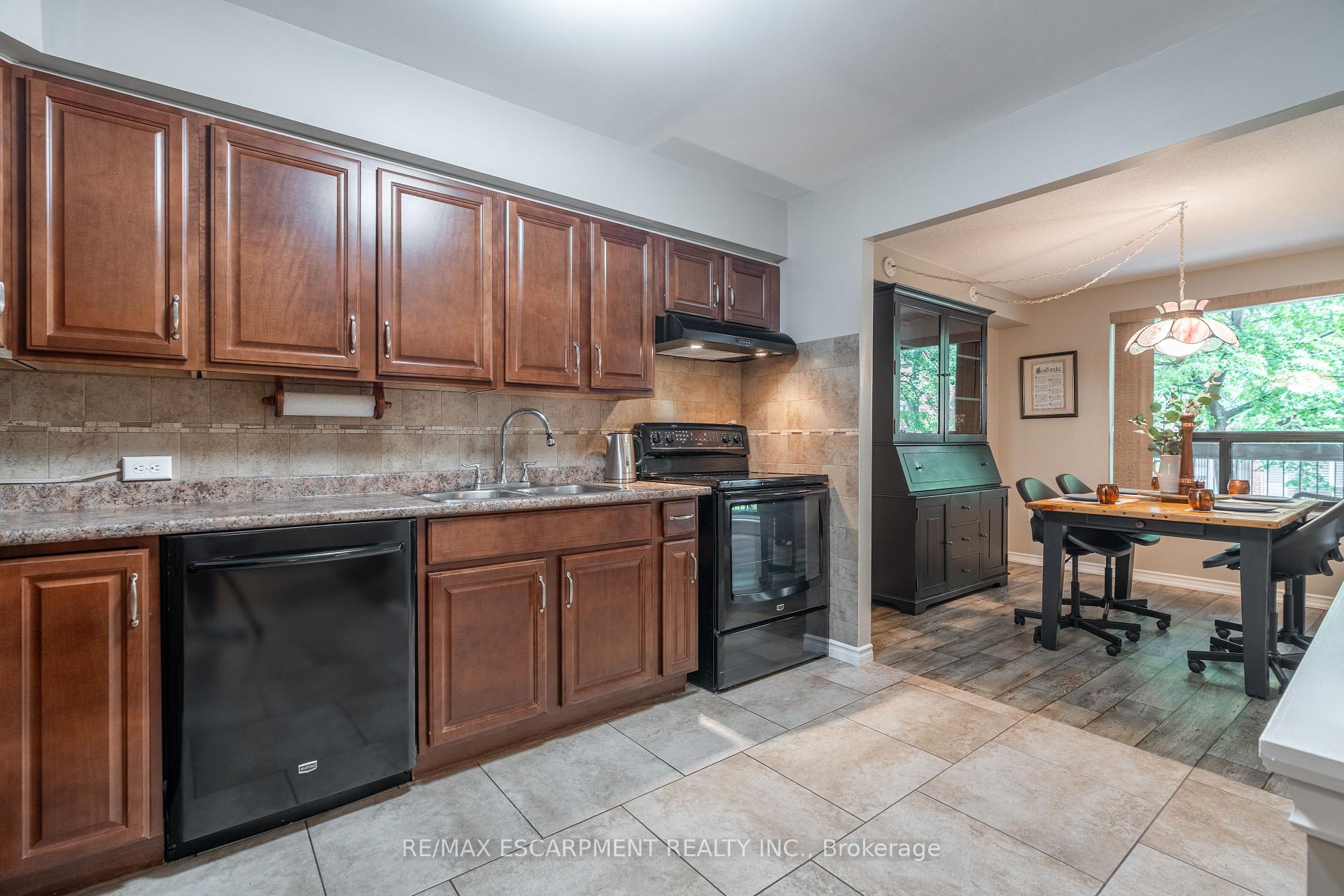 Photo 15 of Unit 204, 966 Queenston Road, Hamilton, Stoney Creek — HOMEH