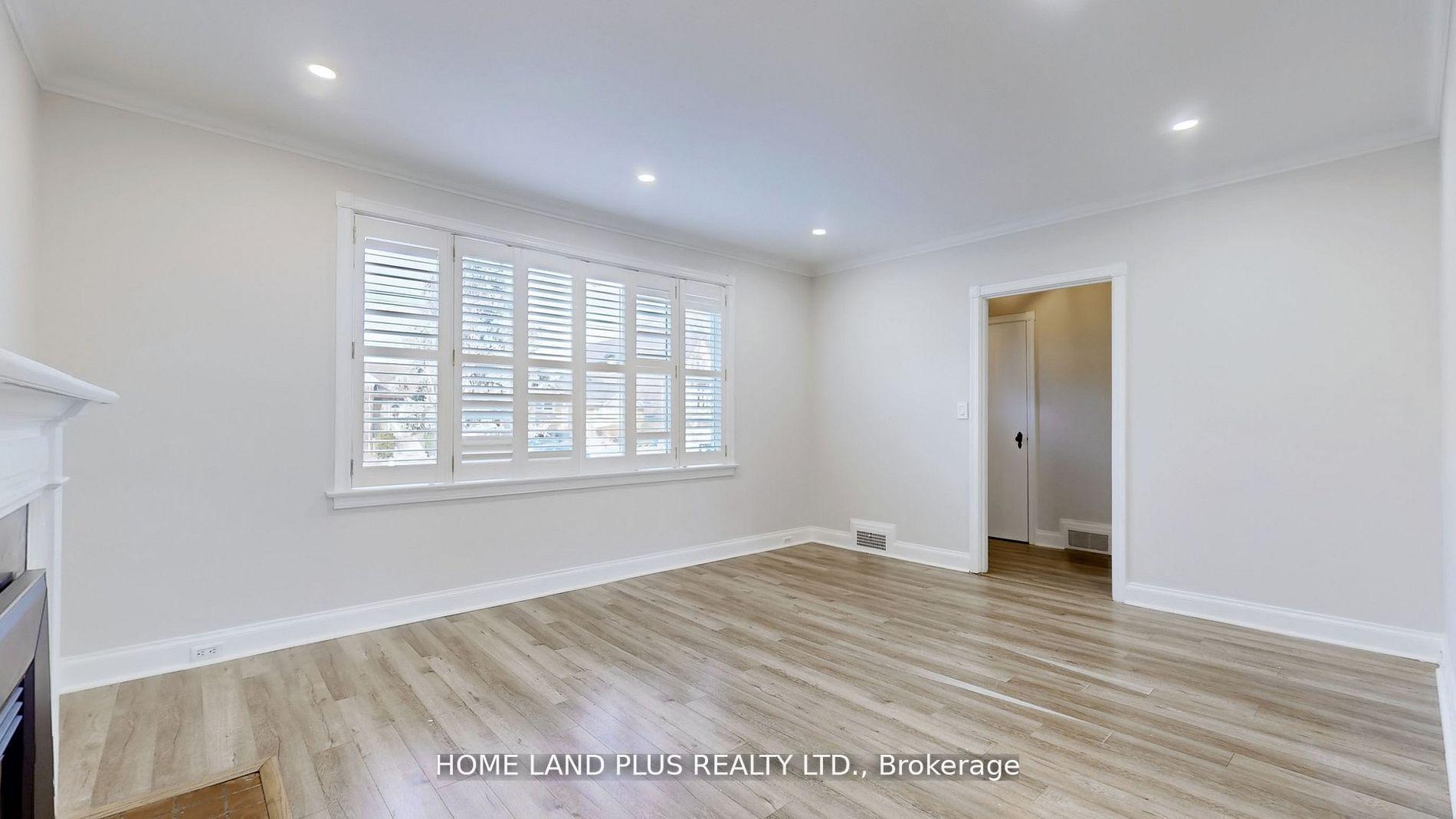 Photo 3 of 257 Joicey Boulevard, Toronto, Bedford Park-Nortown — HOMEH