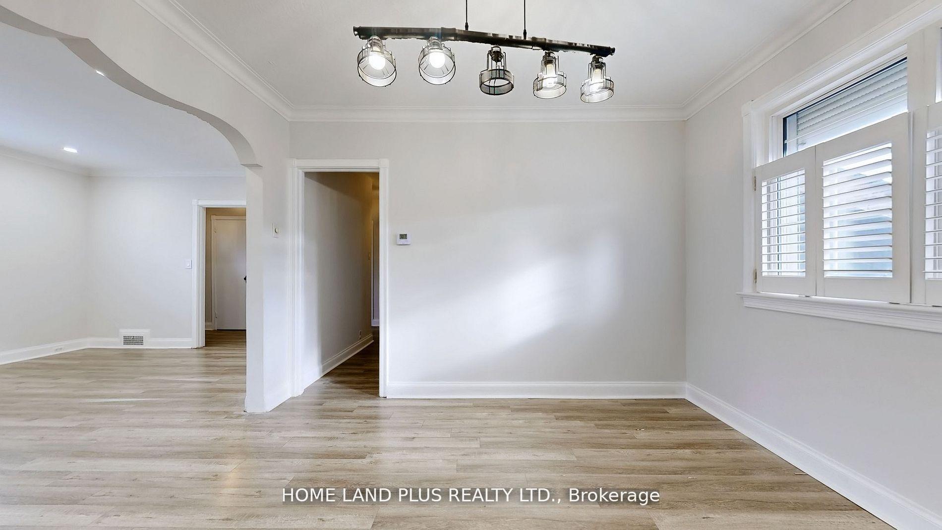 Photo 10 of 257 Joicey Boulevard, Toronto, Bedford Park-Nortown — HOMEH