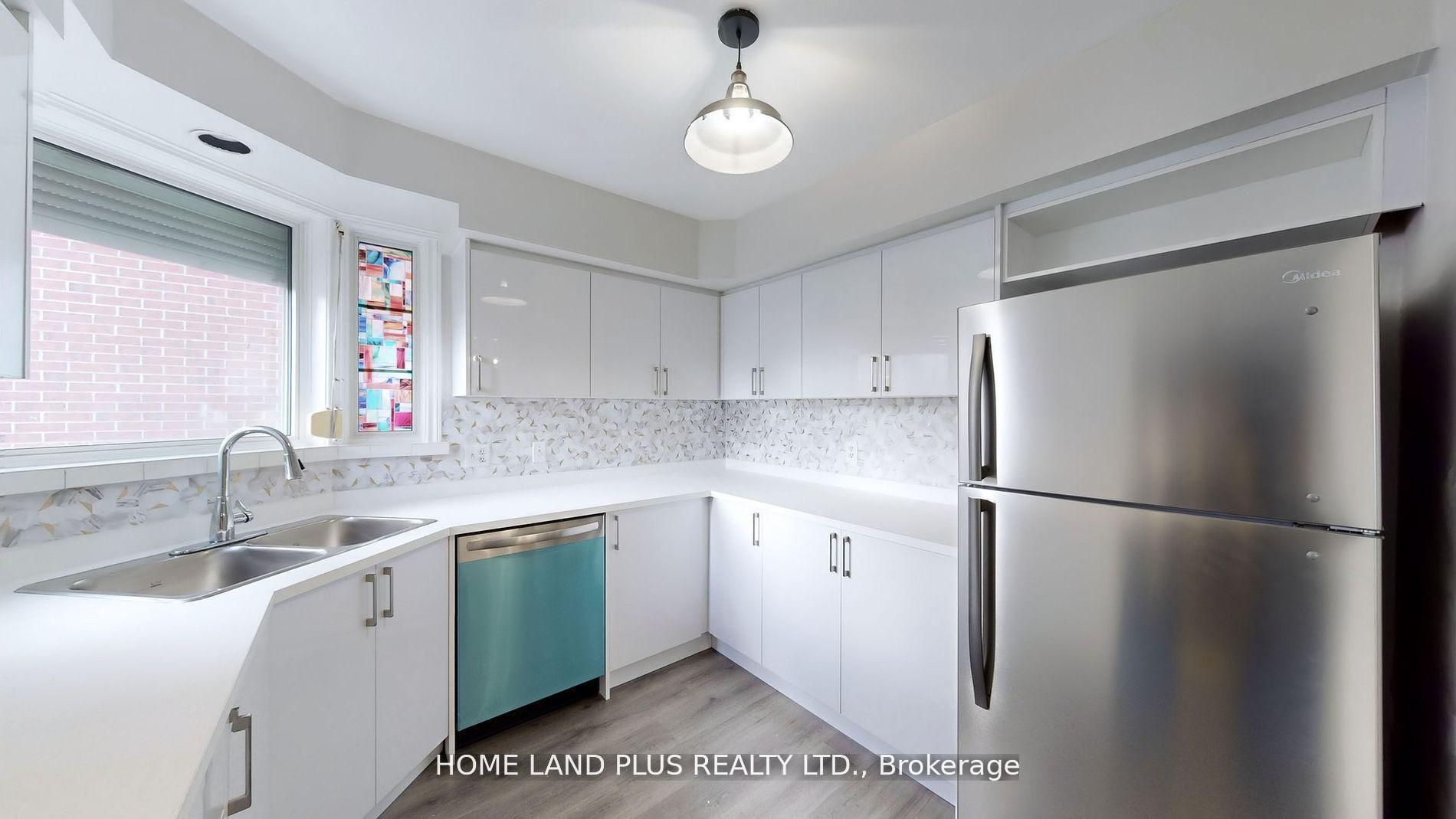 Photo 15 of 257 Joicey Boulevard, Toronto, Bedford Park-Nortown — HOMEH