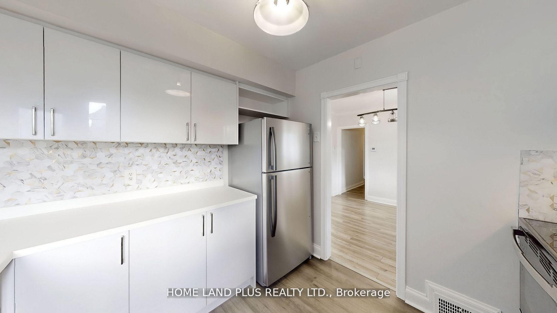 Photo 16 of 257 Joicey Boulevard, Toronto, Bedford Park-Nortown — HOMEH