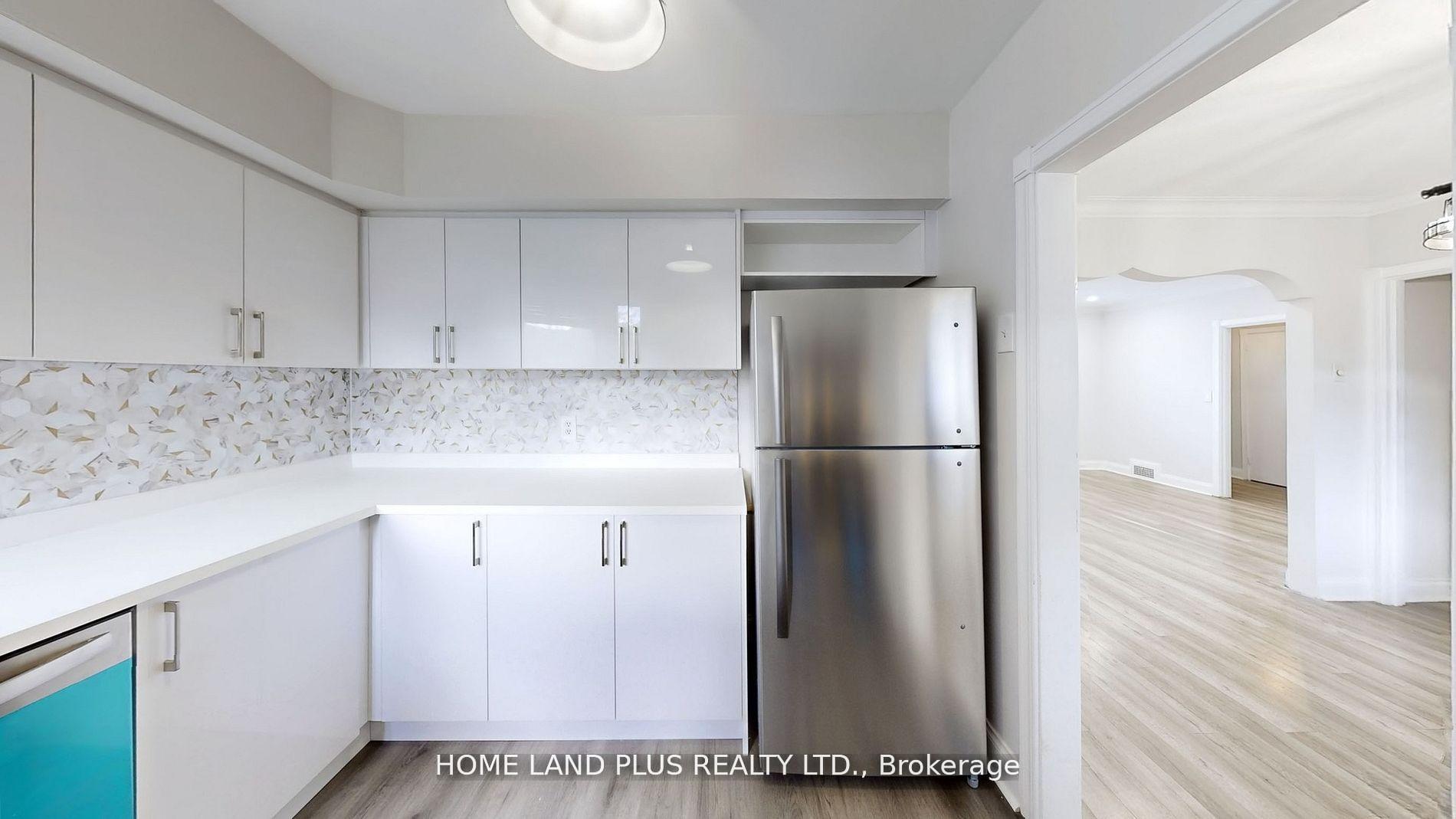 Photo 17 of 257 Joicey Boulevard, Toronto, Bedford Park-Nortown — HOMEH