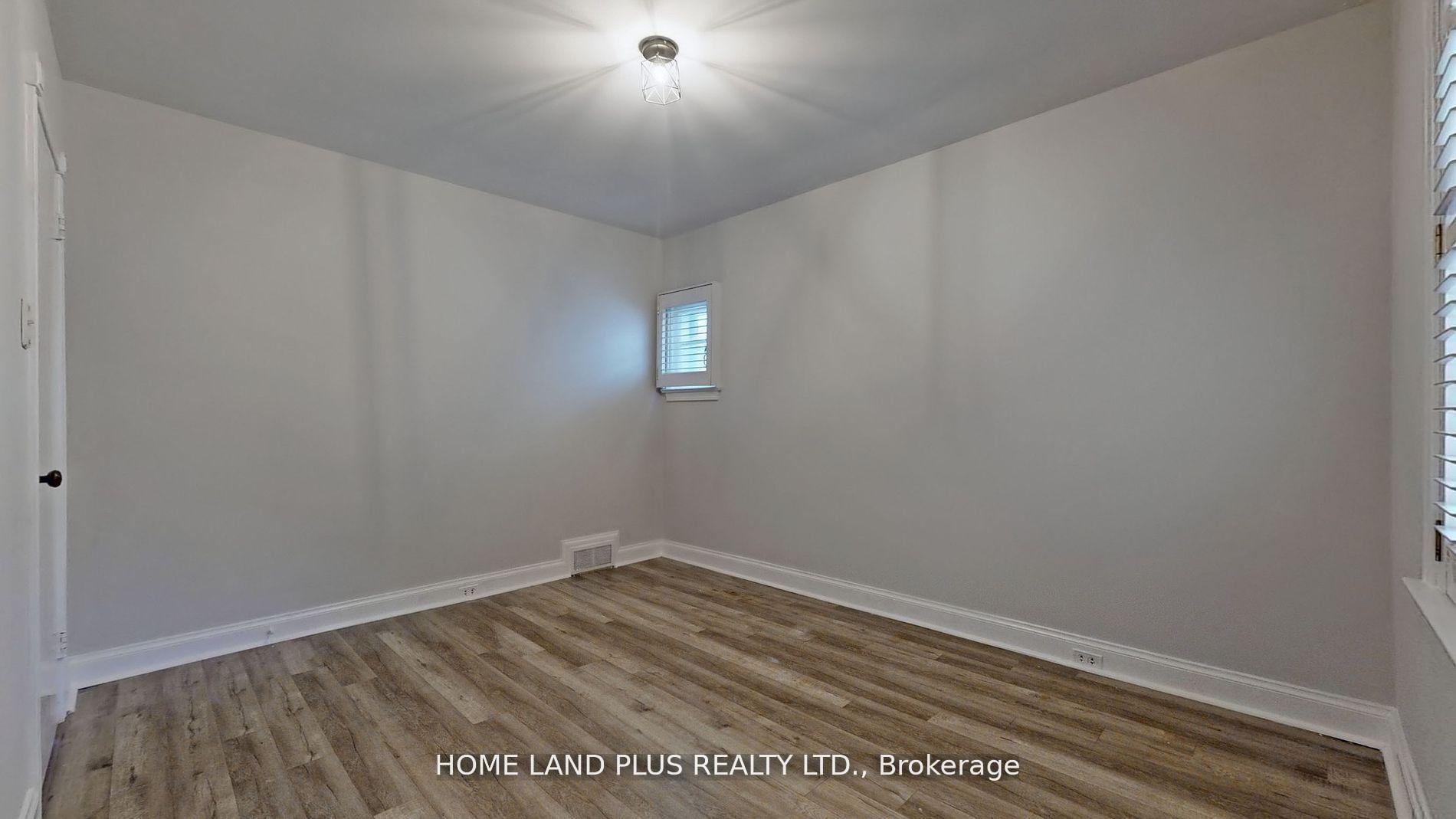 Photo 22 of 257 Joicey Boulevard, Toronto, Bedford Park-Nortown — HOMEH