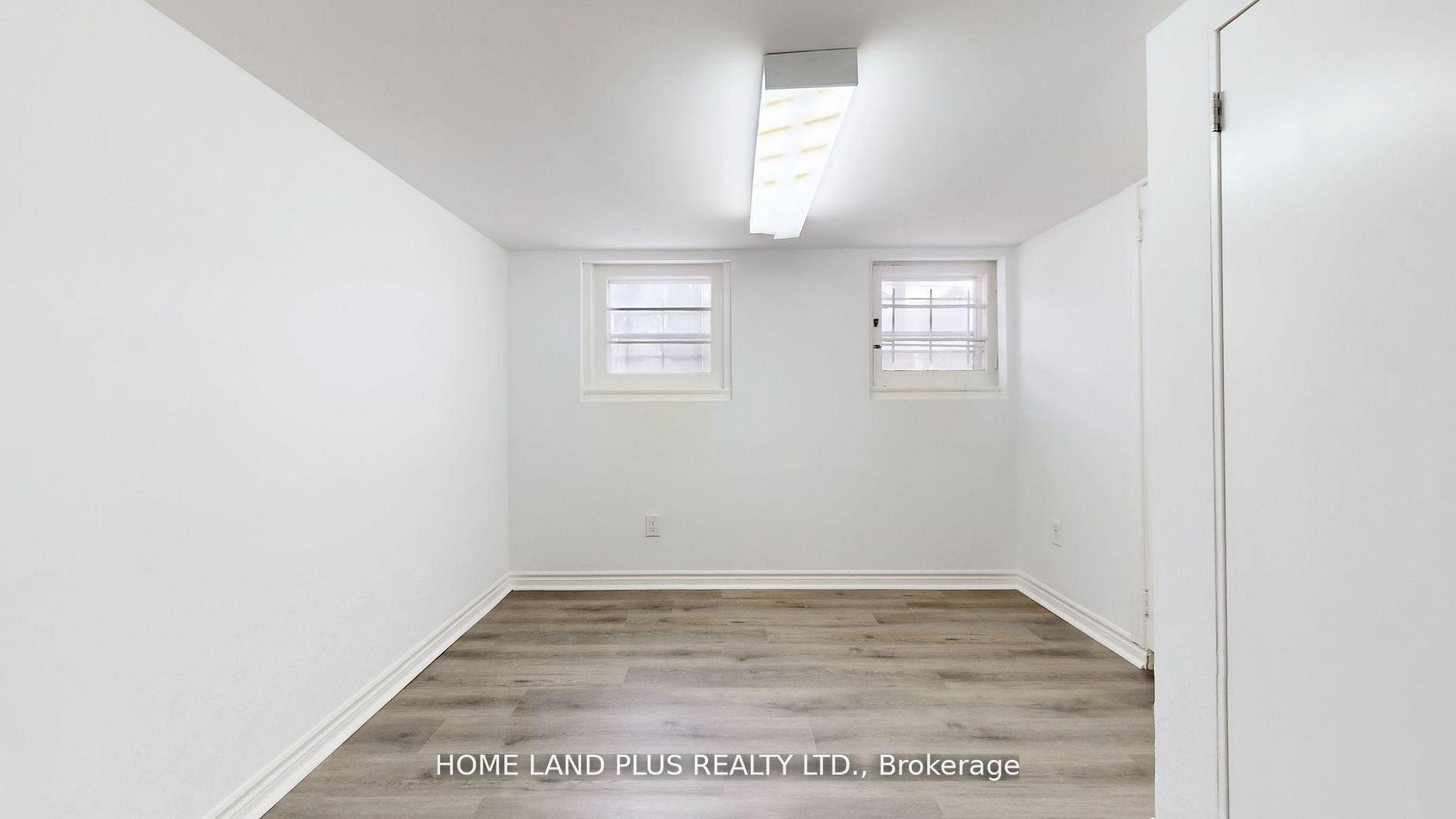 Photo 32 of 257 Joicey Boulevard, Toronto, Bedford Park-Nortown — HOMEH