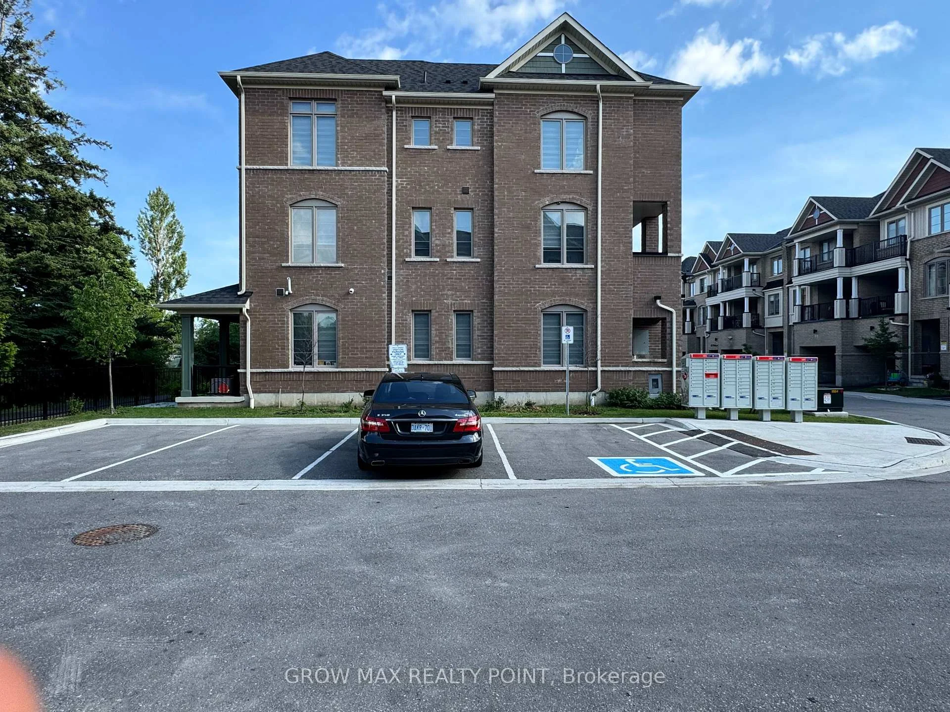Photo 13 of 52 Waterside Way, Whitby, Port Whitby — HOMEH