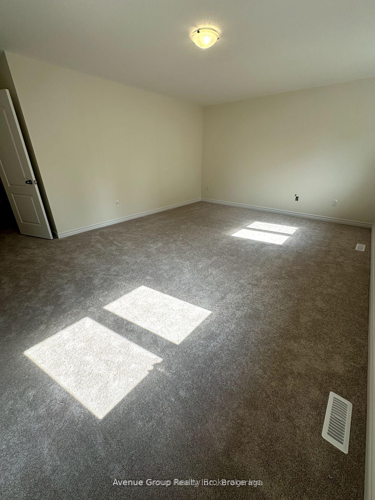Photo 17 of 110 North Garden Boulevard, Scugog, Port Perry — HOMEH