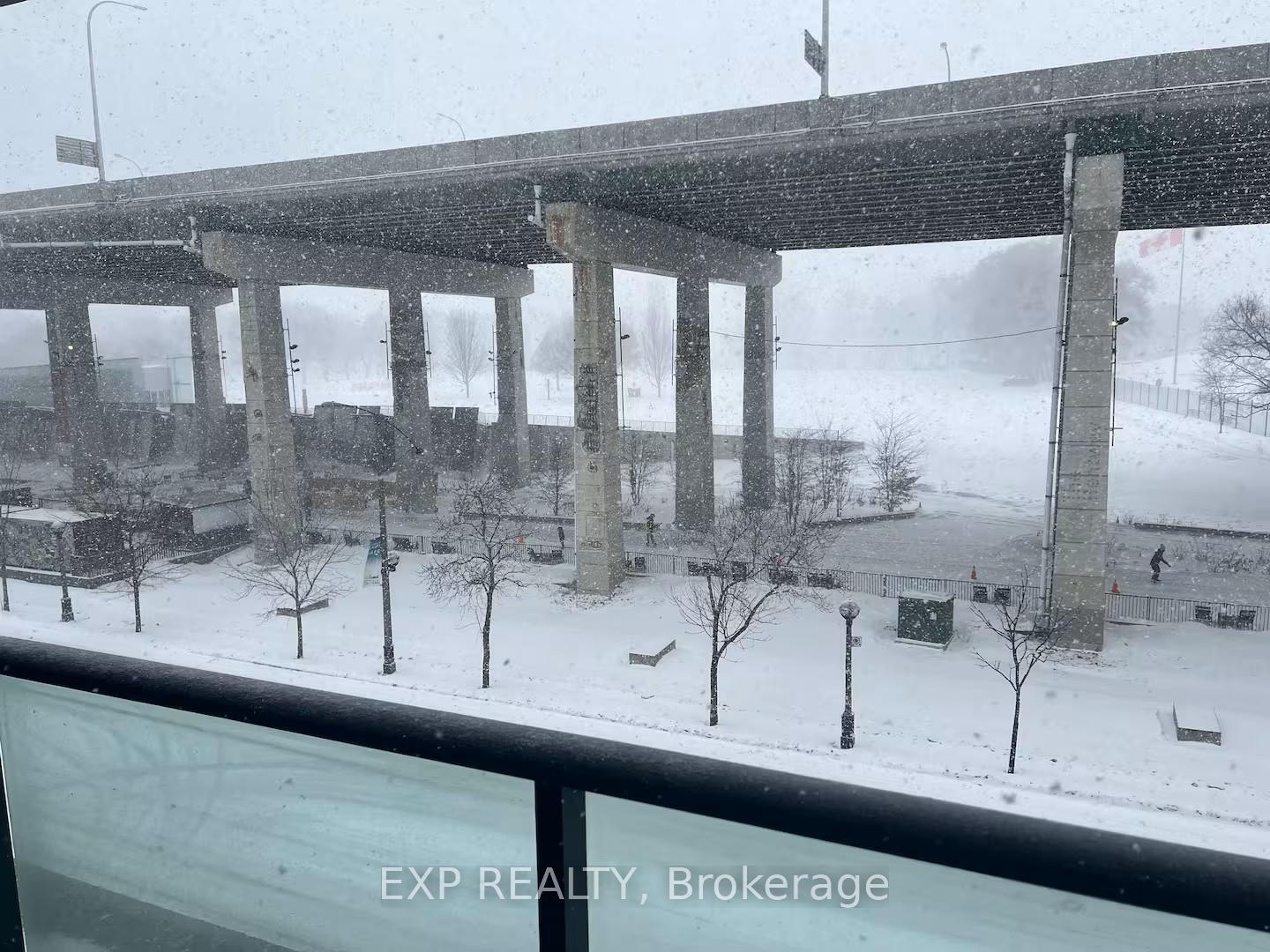 Photo 3 of 209 Fort York Boulevard, Toronto, Niagara — HOMEH
