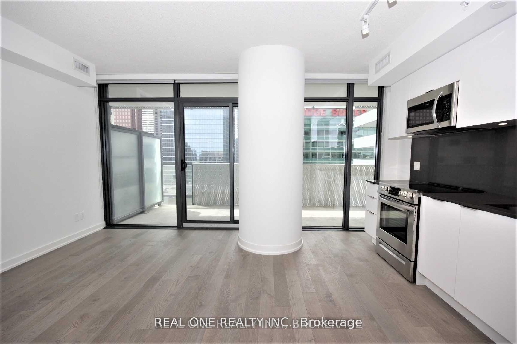 Photo 4 of Unit 1706, 25 Richmond Street E, Toronto, Church-Yonge Corridor — HOMEH