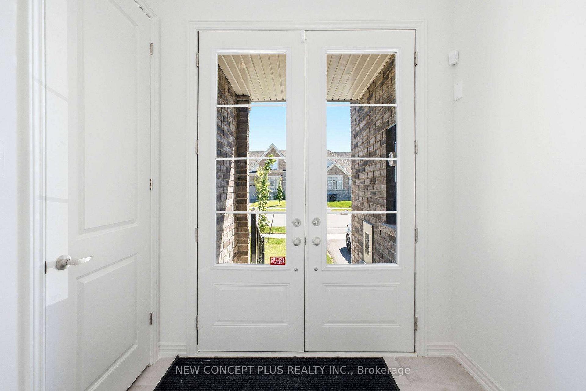 Photo 5 of 11 Bayberry Drive, Adjala-Tosorontio, Colgan — HOMEH