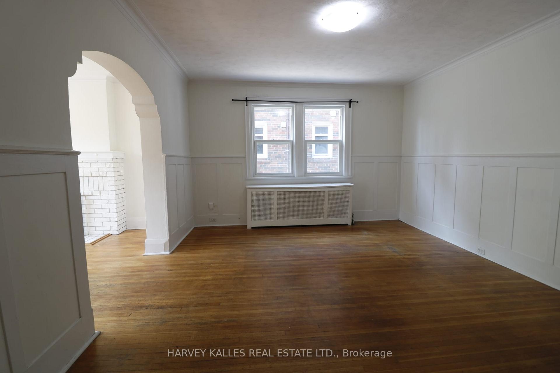 Photo 6 of Unit Main, 6 Poplar Plains Crescent, Toronto, Casa Loma — HOMEH