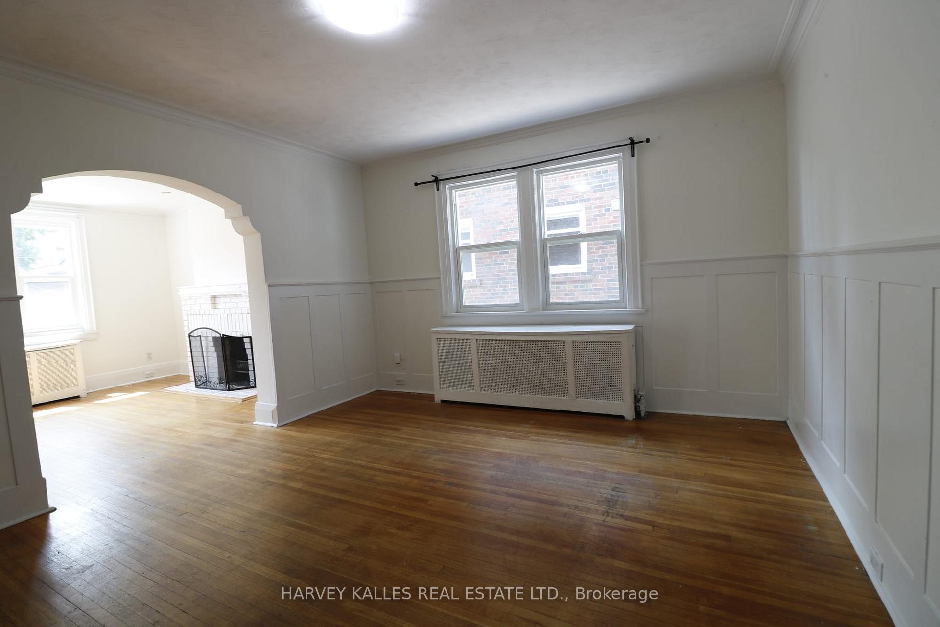 Photo 7 of Unit Main, 6 Poplar Plains Crescent, Toronto, Casa Loma — HOMEH