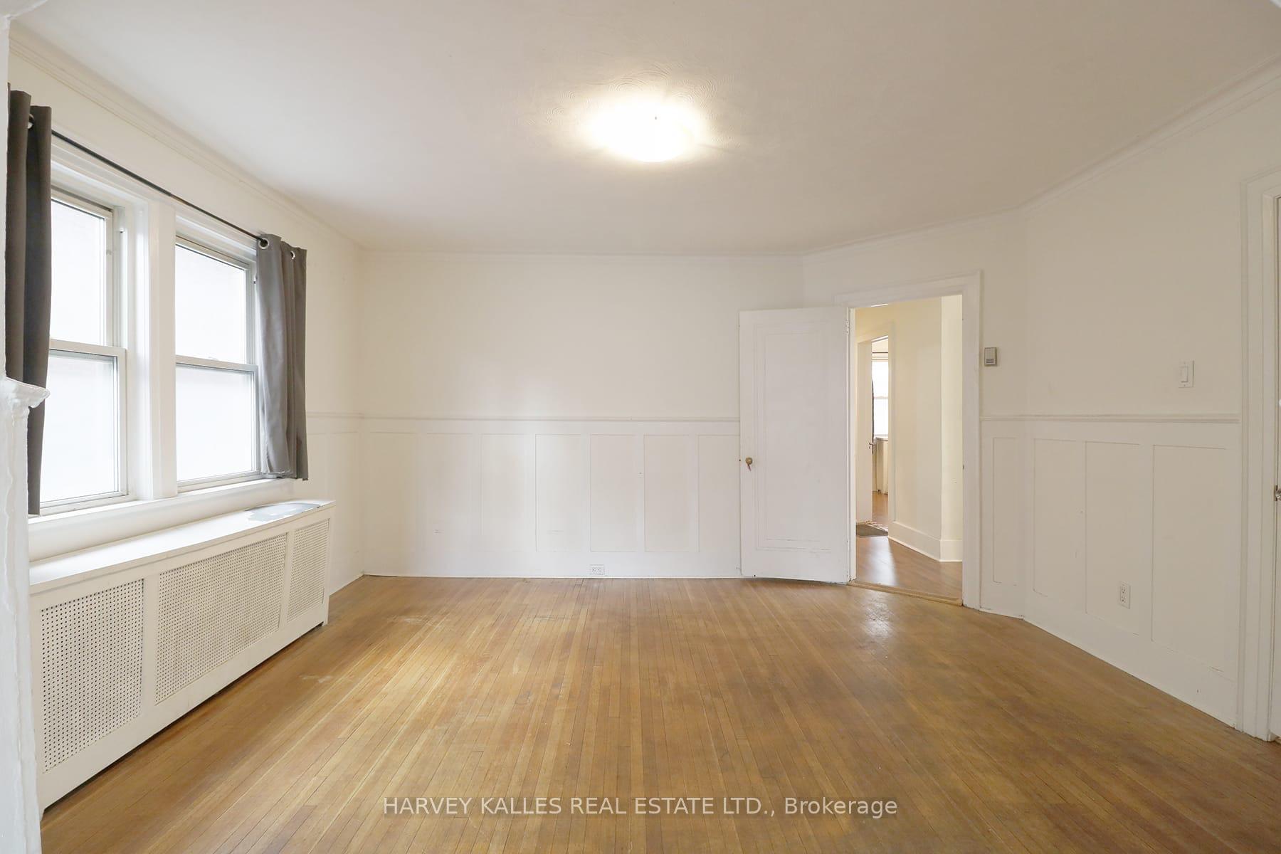 Photo 11 of Unit Main, 6 Poplar Plains Crescent, Toronto, Casa Loma — HOMEH