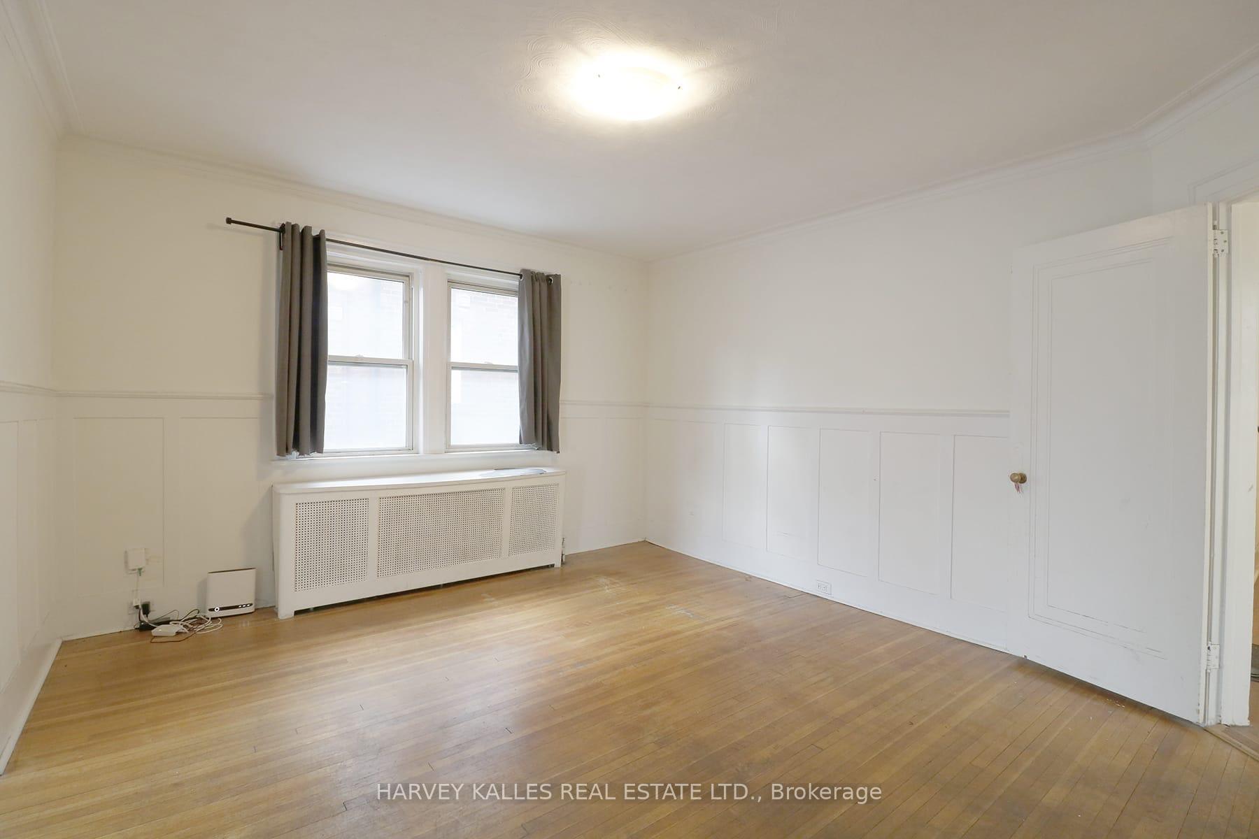 Photo 12 of Unit Main, 6 Poplar Plains Crescent, Toronto, Casa Loma — HOMEH