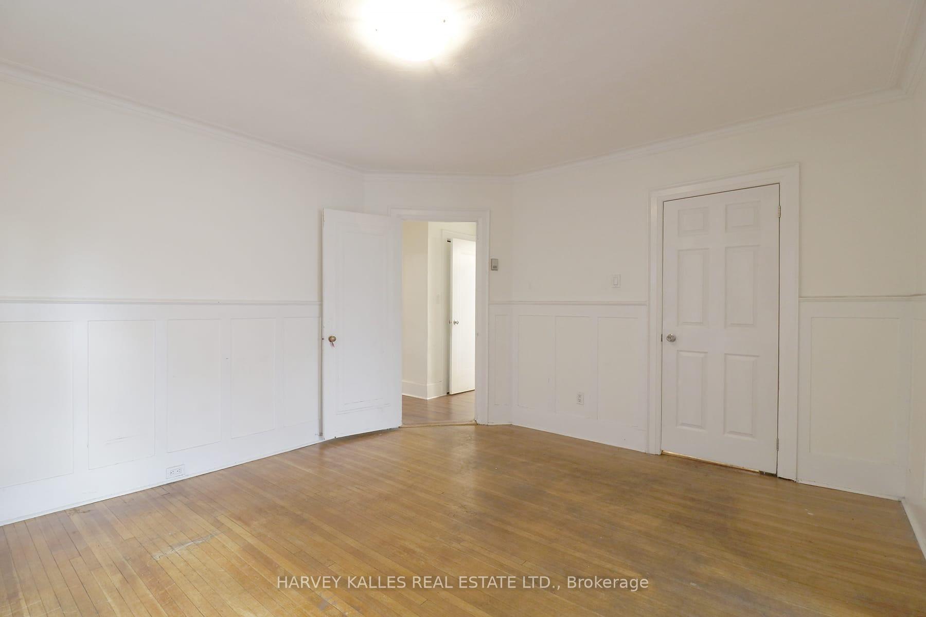 Photo 13 of Unit Main, 6 Poplar Plains Crescent, Toronto, Casa Loma — HOMEH