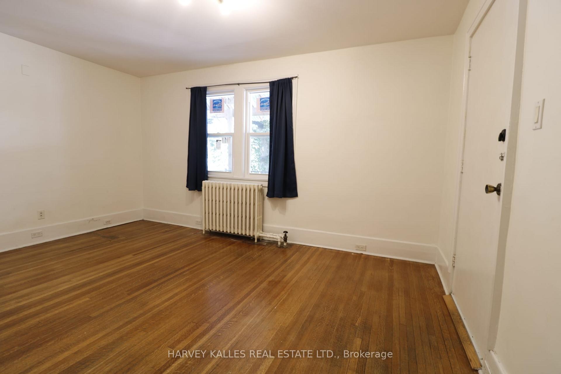 Photo 19 of Unit Main, 6 Poplar Plains Crescent, Toronto, Casa Loma — HOMEH