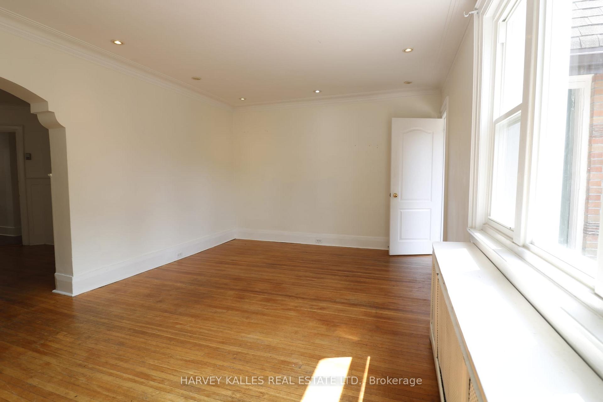 Photo 20 of Unit Main, 6 Poplar Plains Crescent, Toronto, Casa Loma — HOMEH
