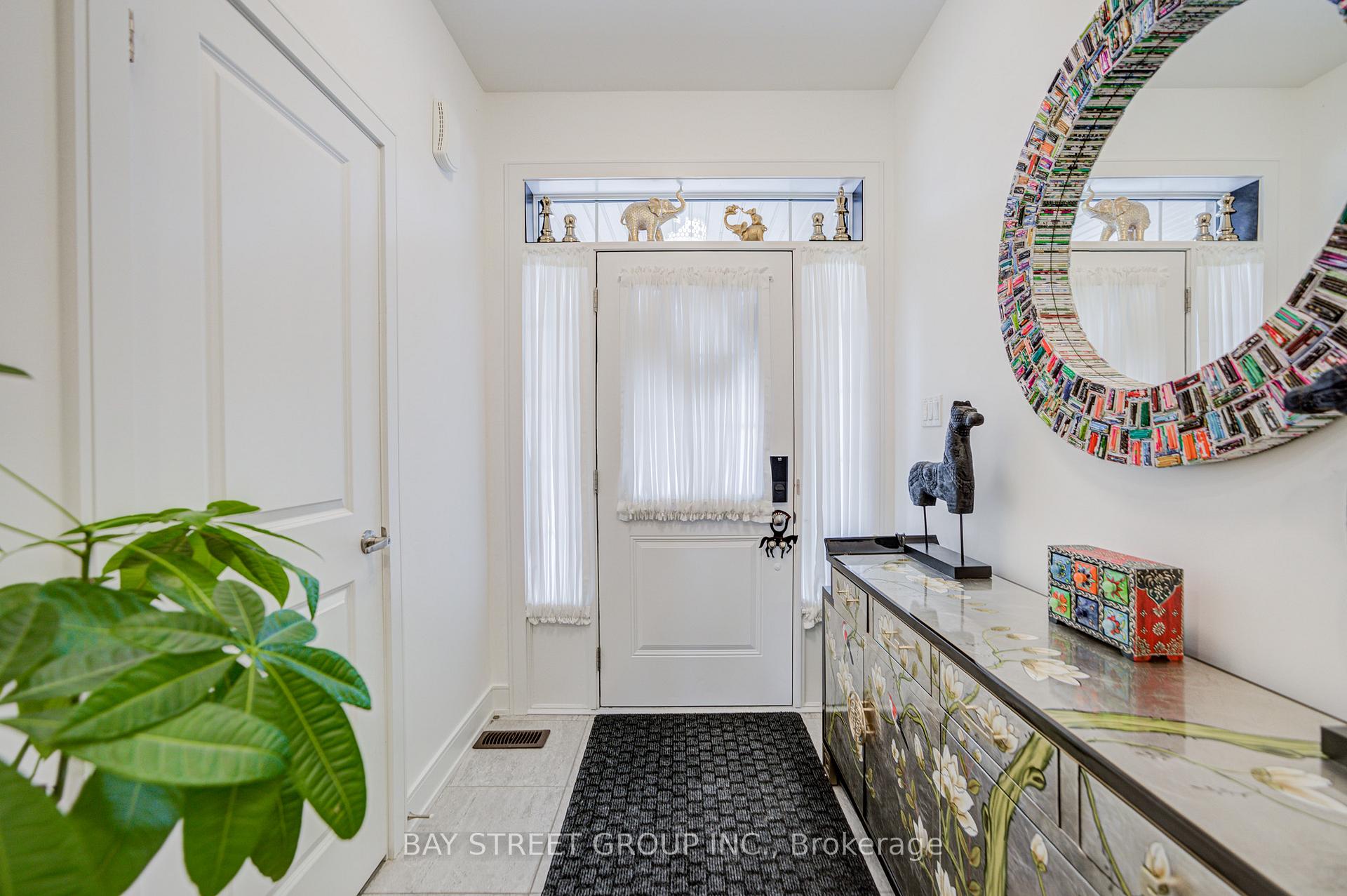Photo 3 of 237 Ben Sinclair Avenue, East Gwillimbury, Queensville — HOMEH