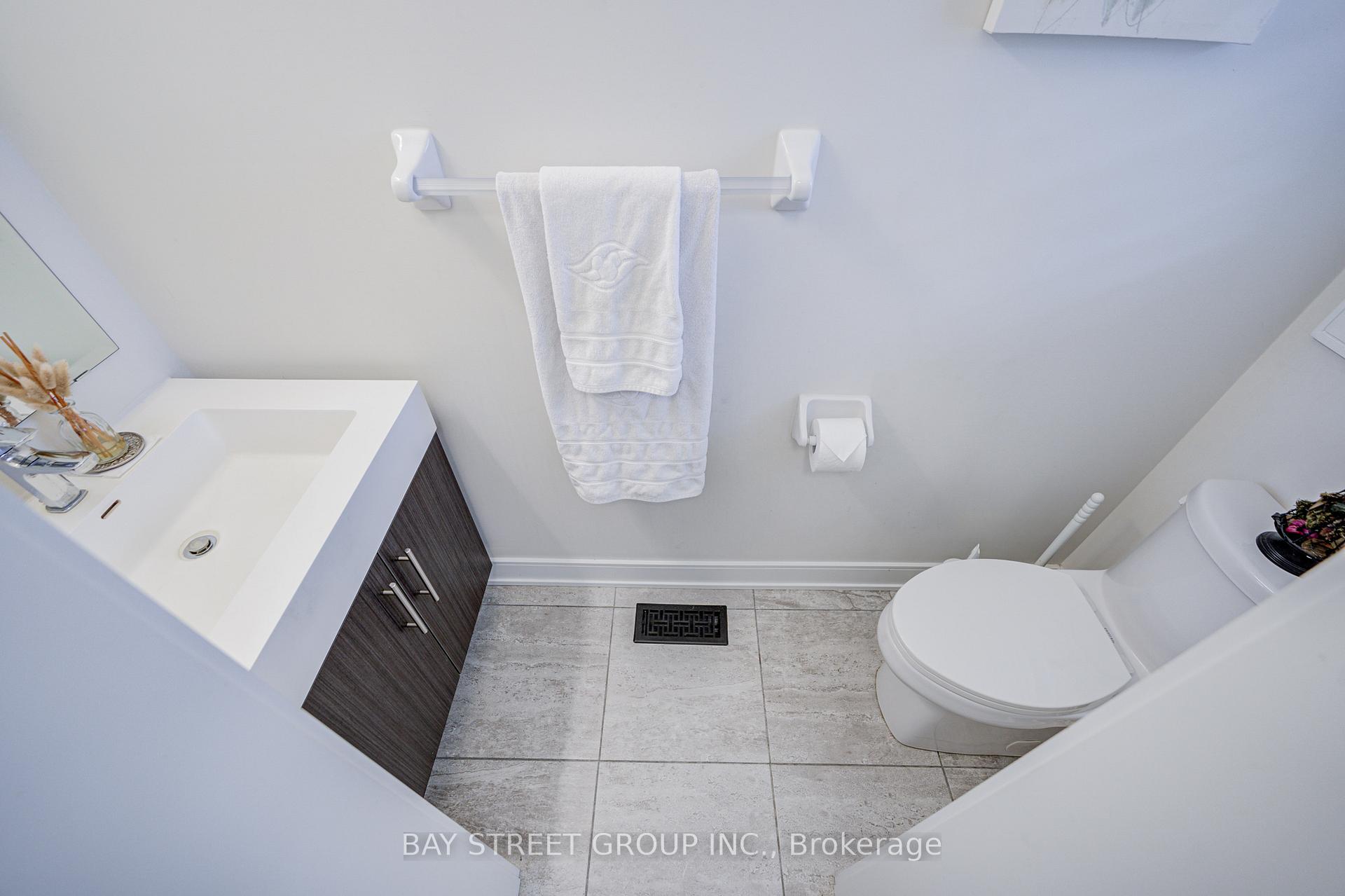 Photo 7 of 237 Ben Sinclair Avenue, East Gwillimbury, Queensville — HOMEH