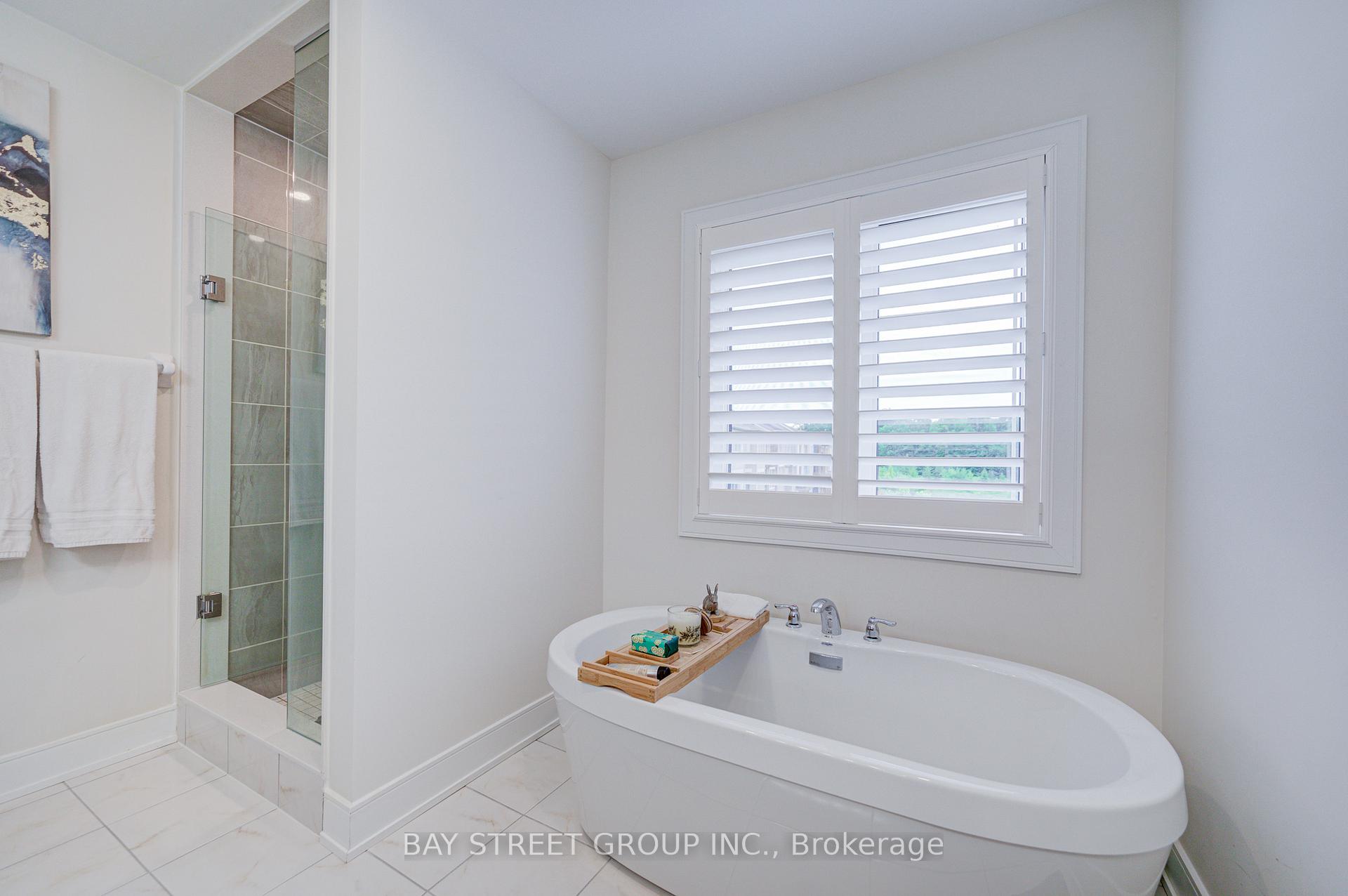 Photo 20 of 237 Ben Sinclair Avenue, East Gwillimbury, Queensville — HOMEH