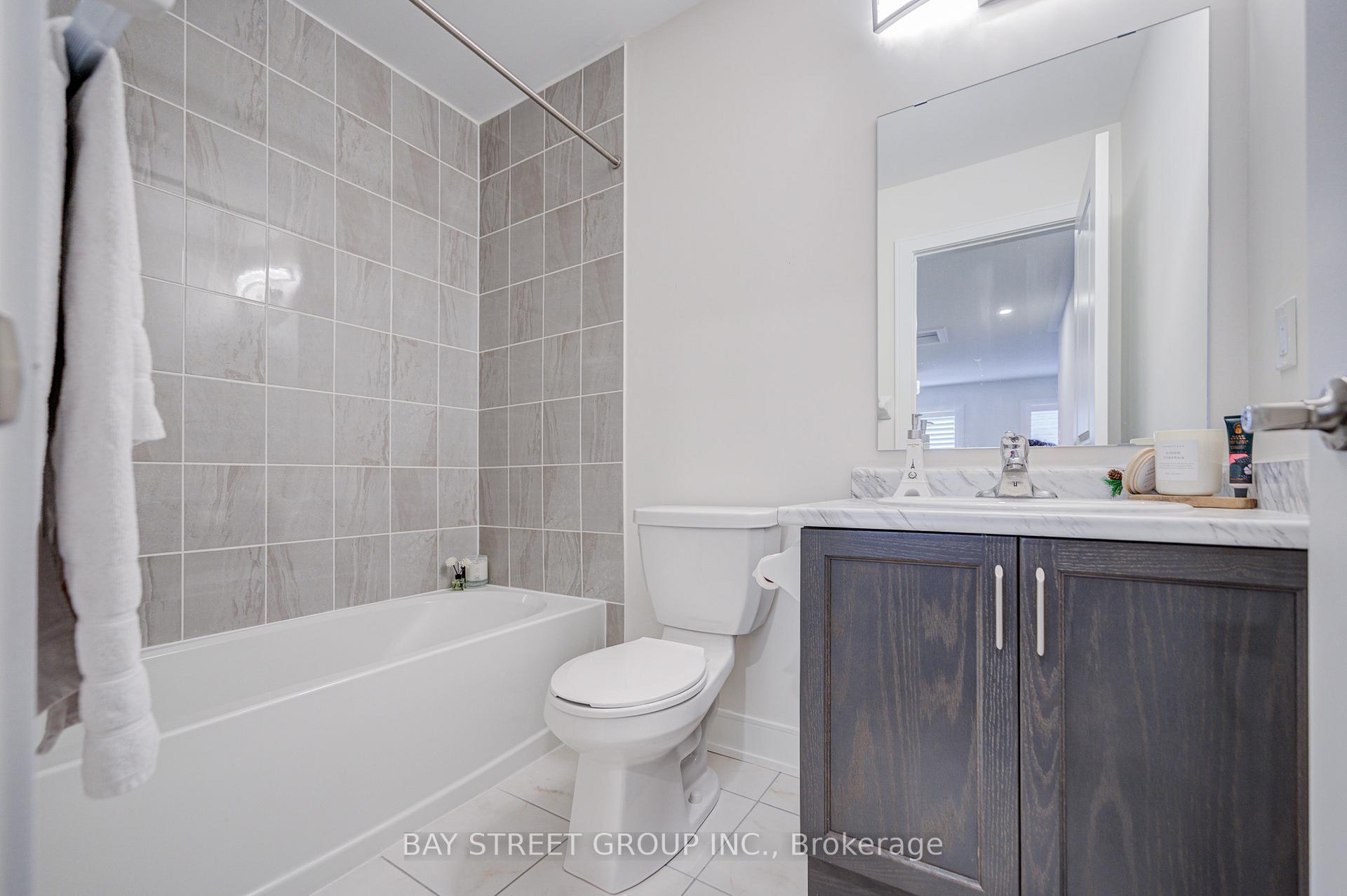 Photo 30 of 237 Ben Sinclair Avenue, East Gwillimbury, Queensville — HOMEH