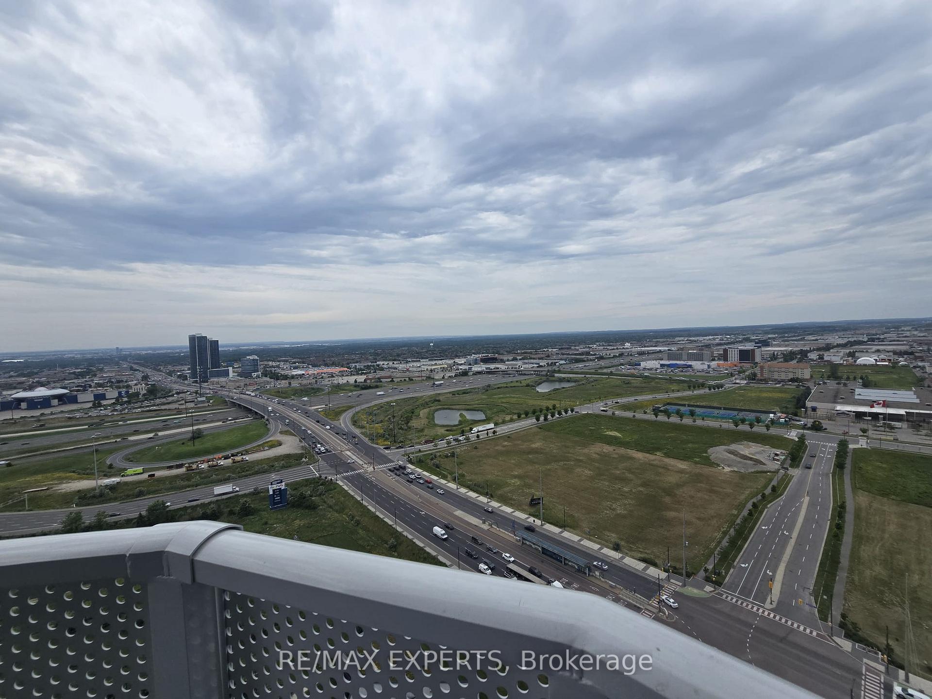 Photo 15 of Unit 3111, 195 Commerce Street, Vaughan, Vaughan Corporate Centre — HOMEH