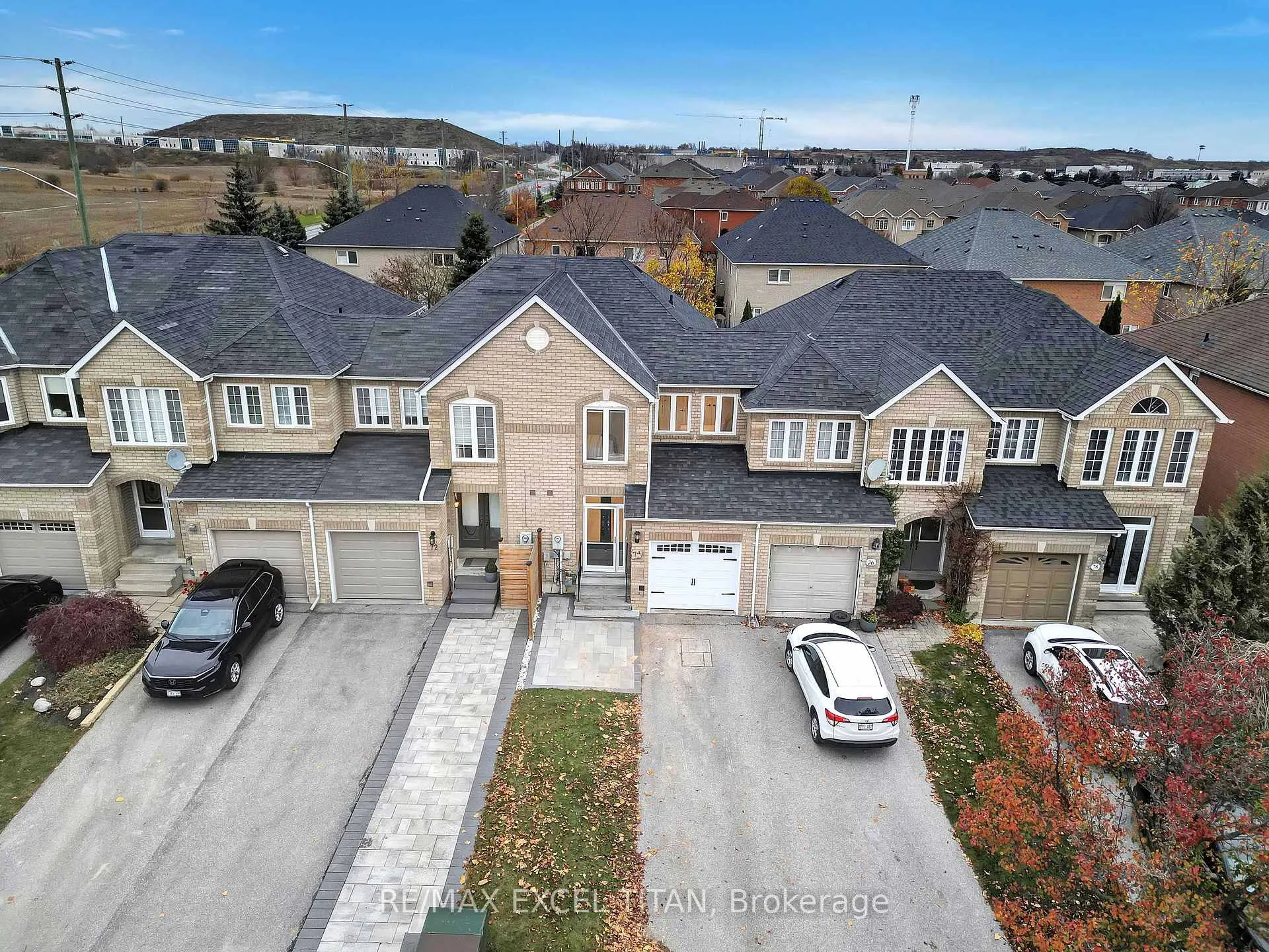 Photo 1 of 74 Giancola Crescent, Vaughan, Maple — HOMEH