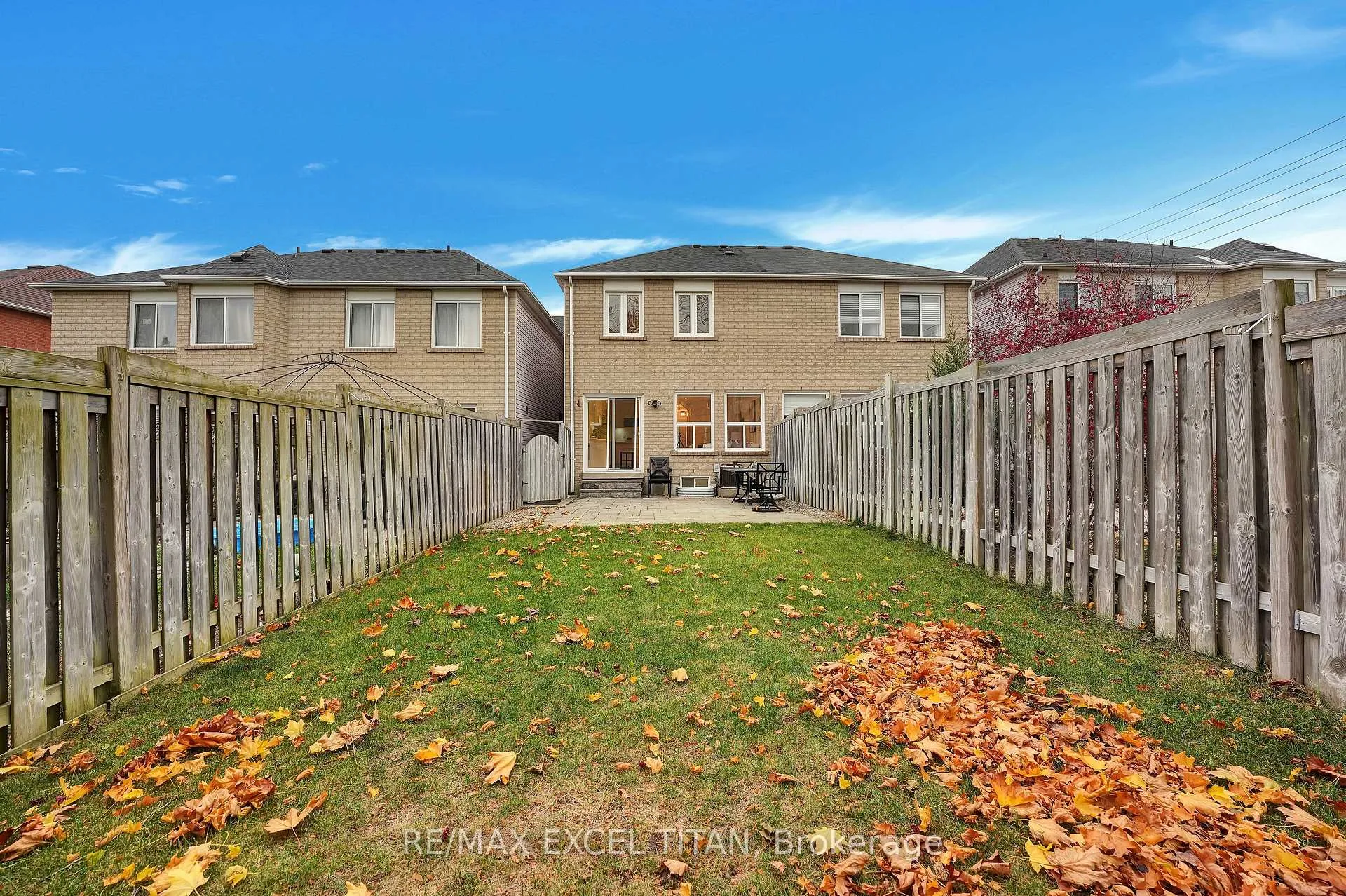 Photo 10 of 74 Giancola Crescent, Vaughan, Maple — HOMEH