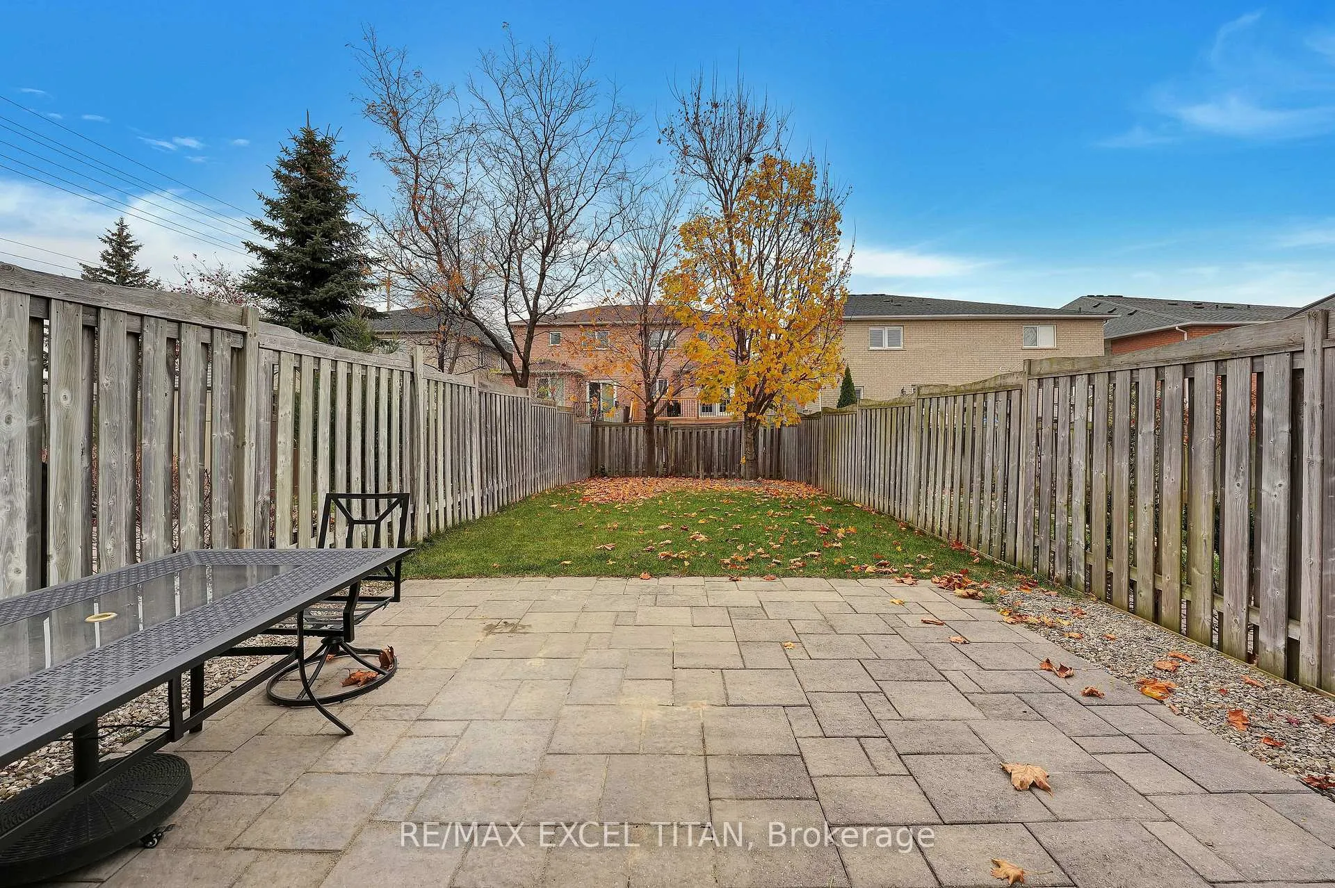 Photo 11 of 74 Giancola Crescent, Vaughan, Maple — HOMEH