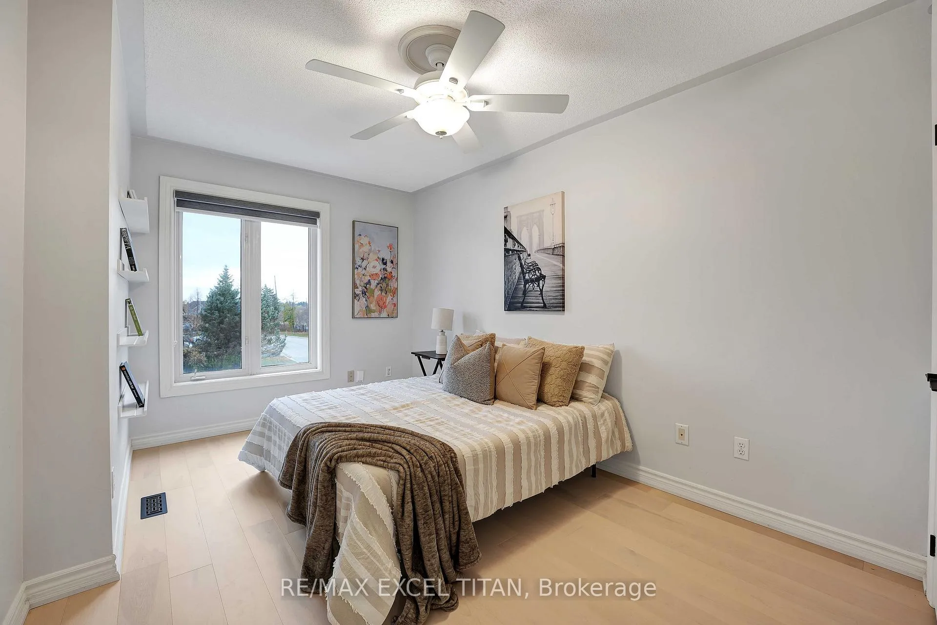 Photo 18 of 74 Giancola Crescent, Vaughan, Maple — HOMEH