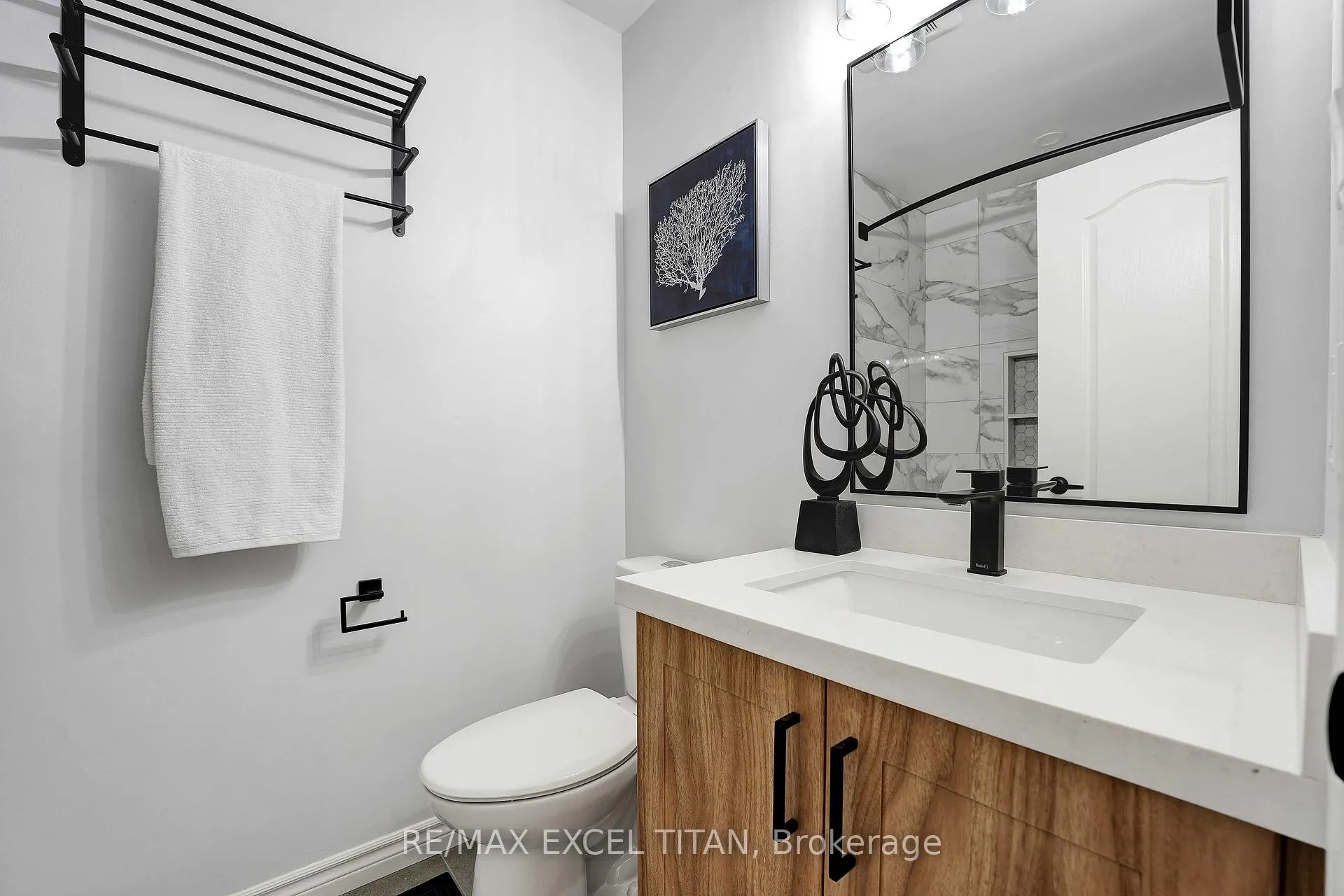 Photo 20 of 74 Giancola Crescent, Vaughan, Maple — HOMEH