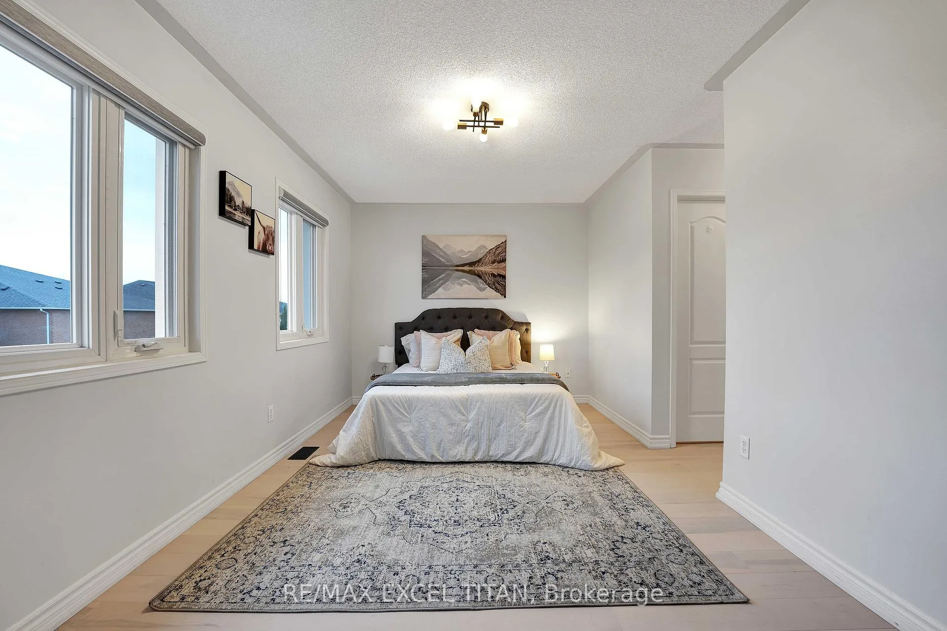 Photo 22 of 74 Giancola Crescent, Vaughan, Maple — HOMEH