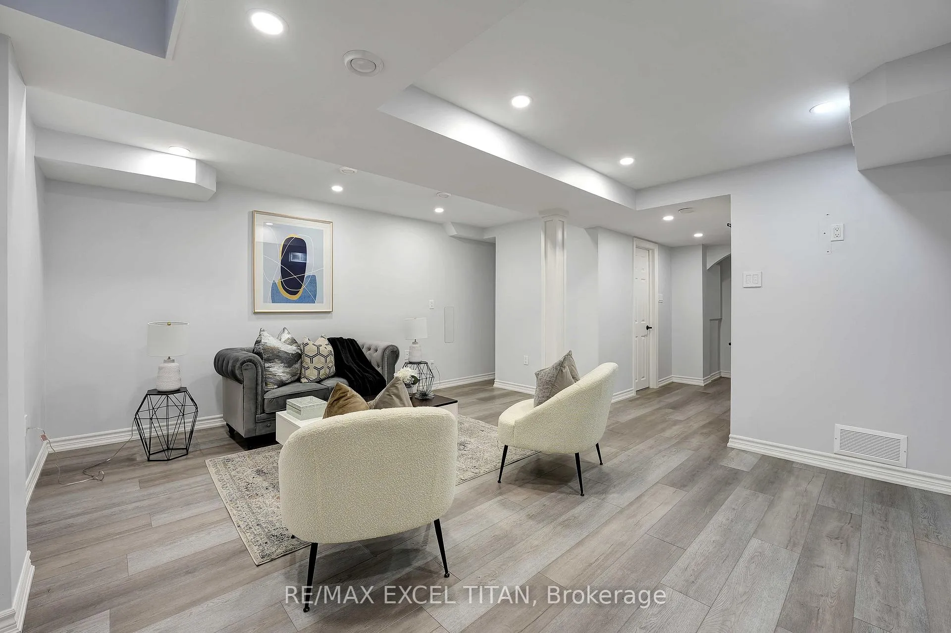 Photo 28 of 74 Giancola Crescent, Vaughan, Maple — HOMEH