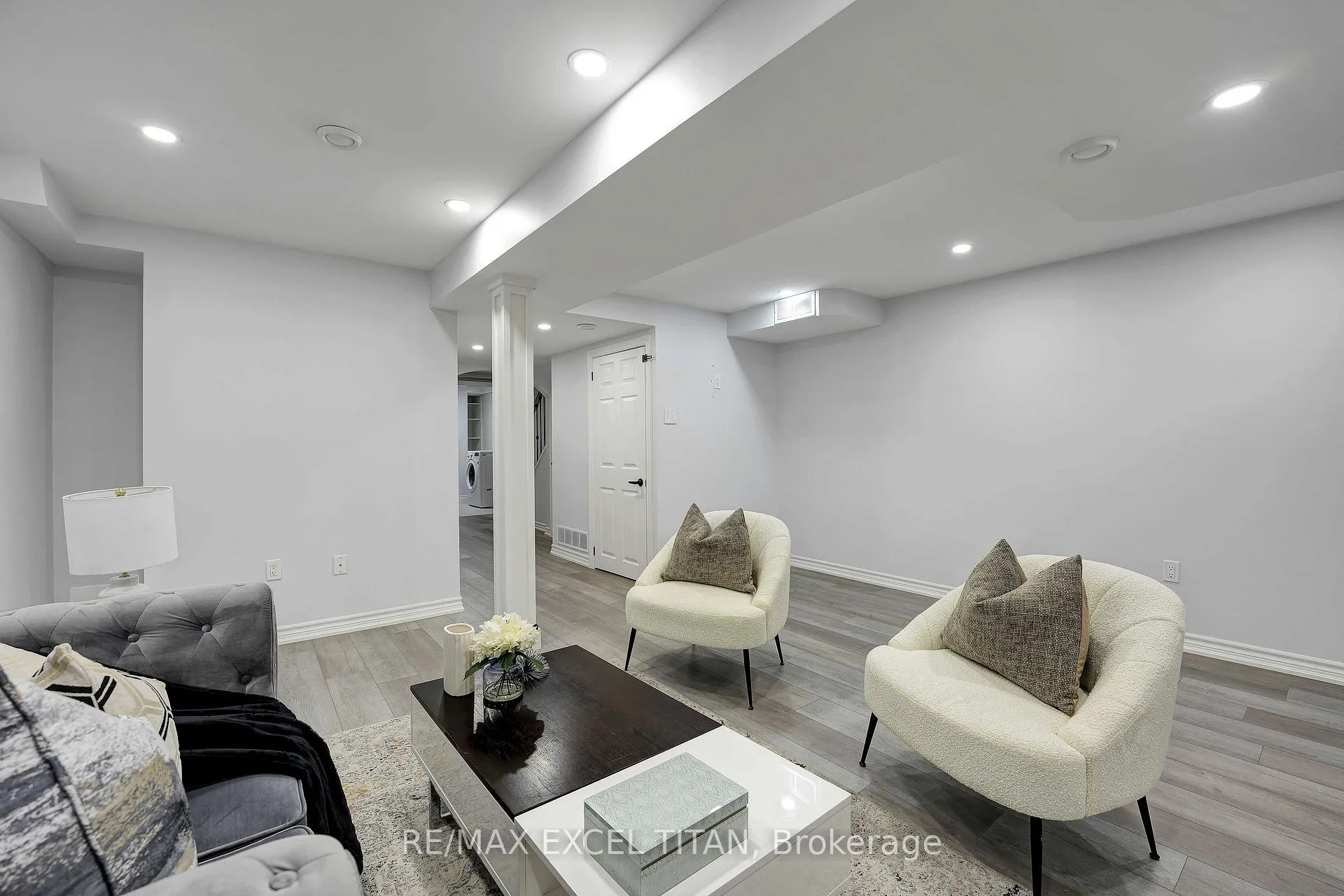 Photo 29 of 74 Giancola Crescent, Vaughan, Maple — HOMEH