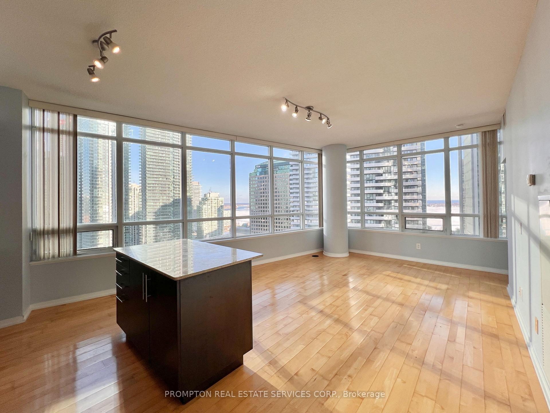 Photo 4 of Unit 1910, 65 Bremner Boulevard, Toronto, Waterfront Communities — HOMEH