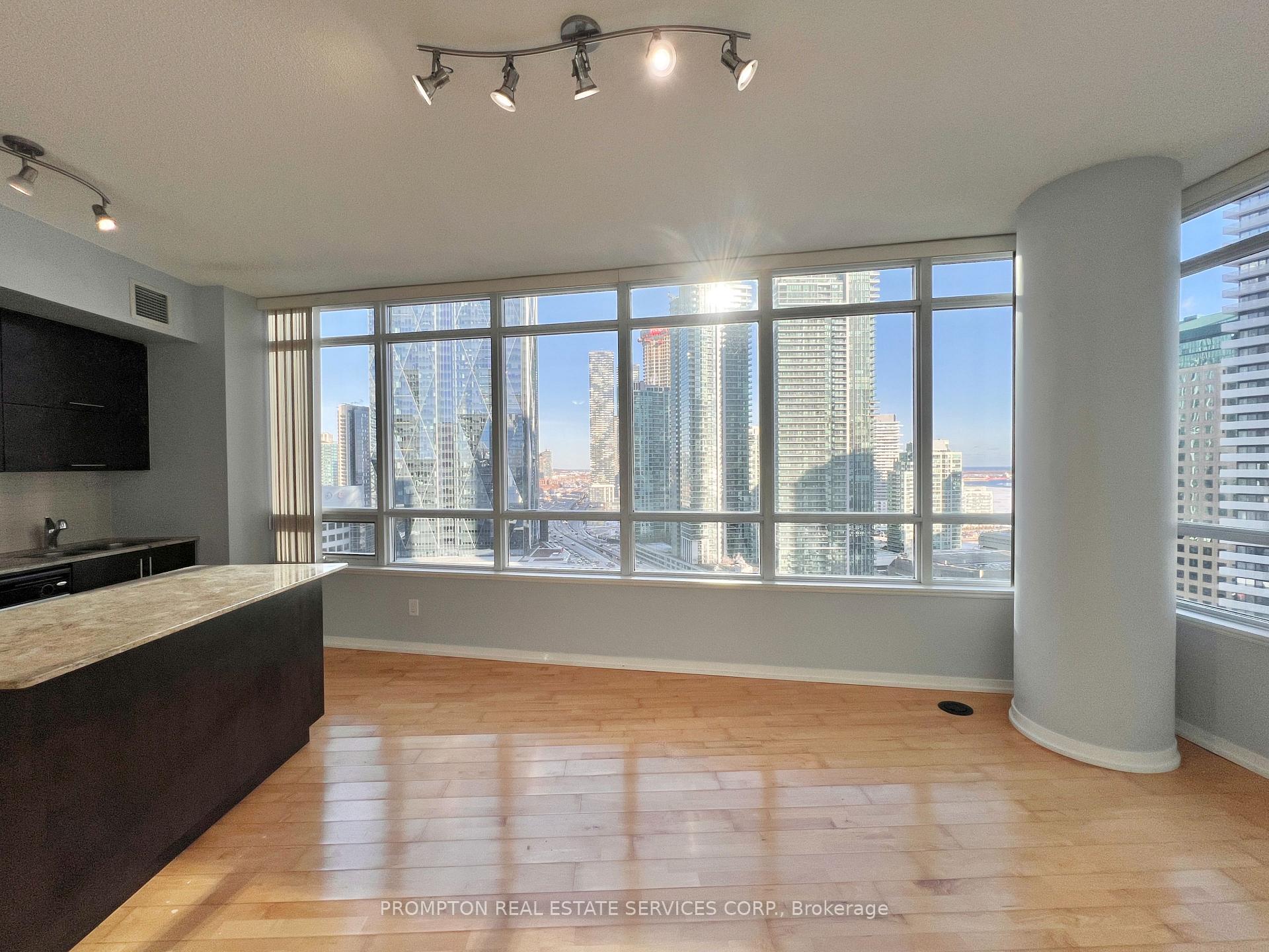 Photo 5 of Unit 1910, 65 Bremner Boulevard, Toronto, Waterfront Communities — HOMEH